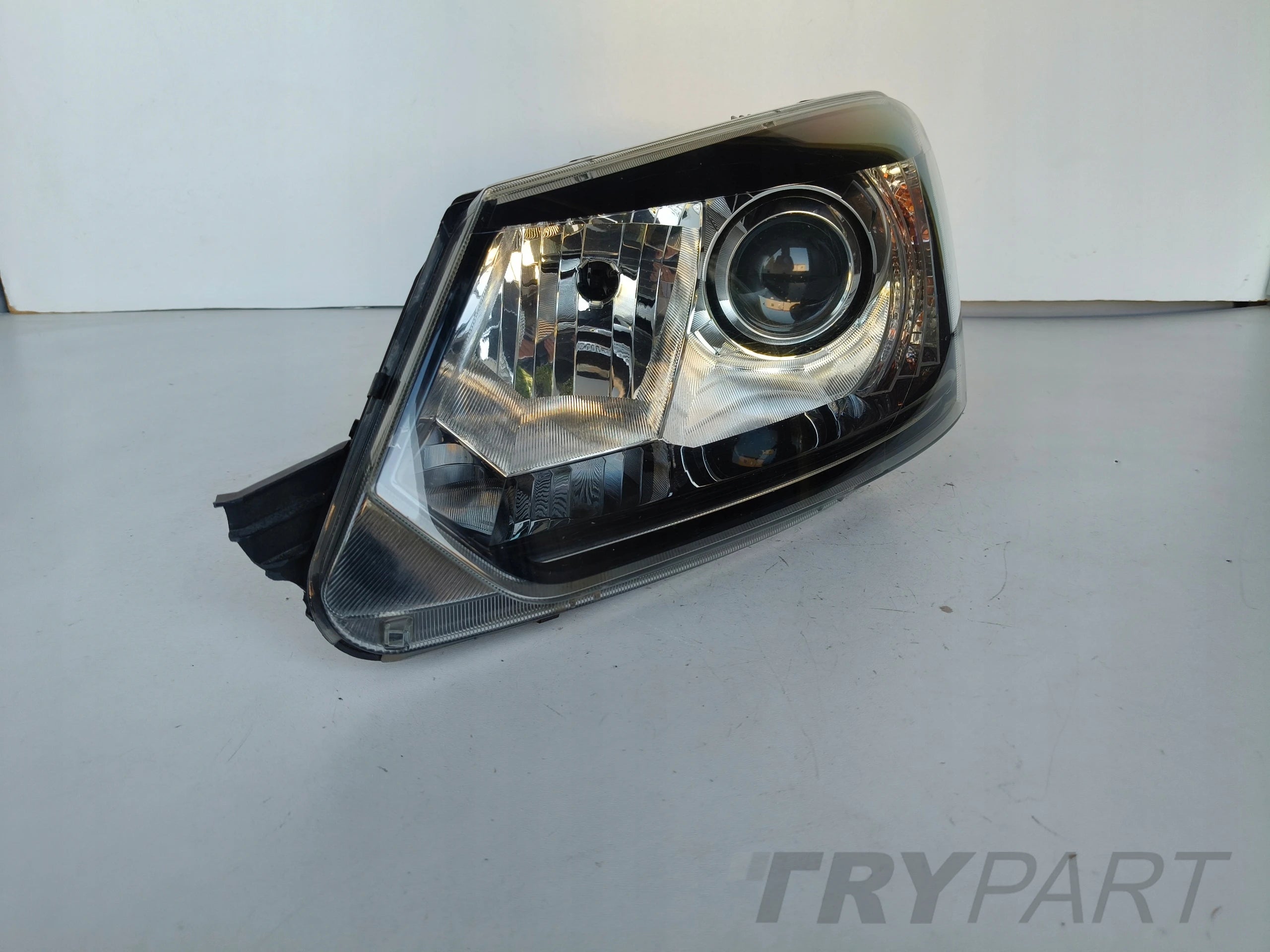LEFT HEADLIGHT SKODA YETI 5L 5L0 13- LIFT XENON LED