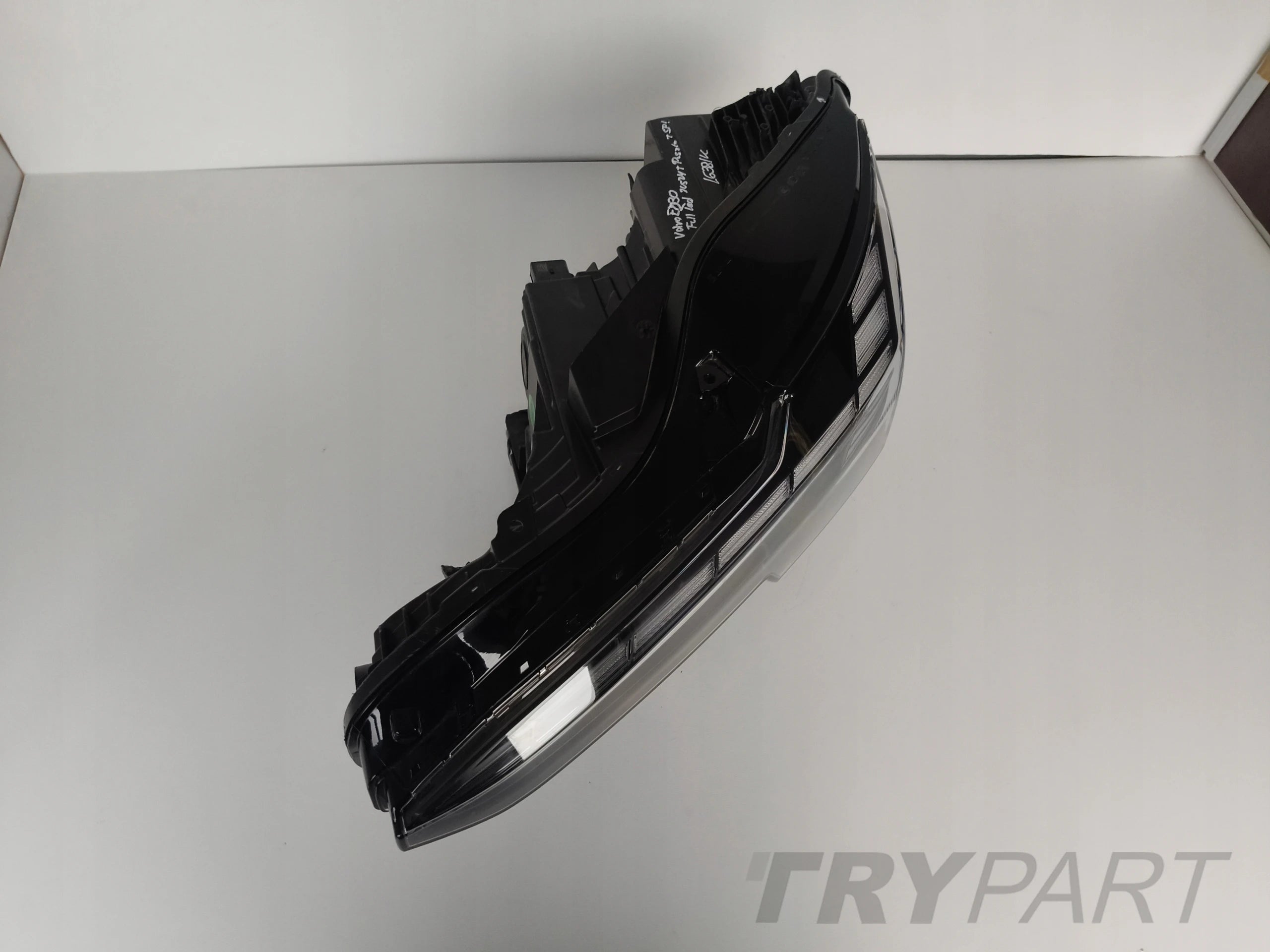 LEFT HEADLIGHT VOLVO EX30 23- FULL LED