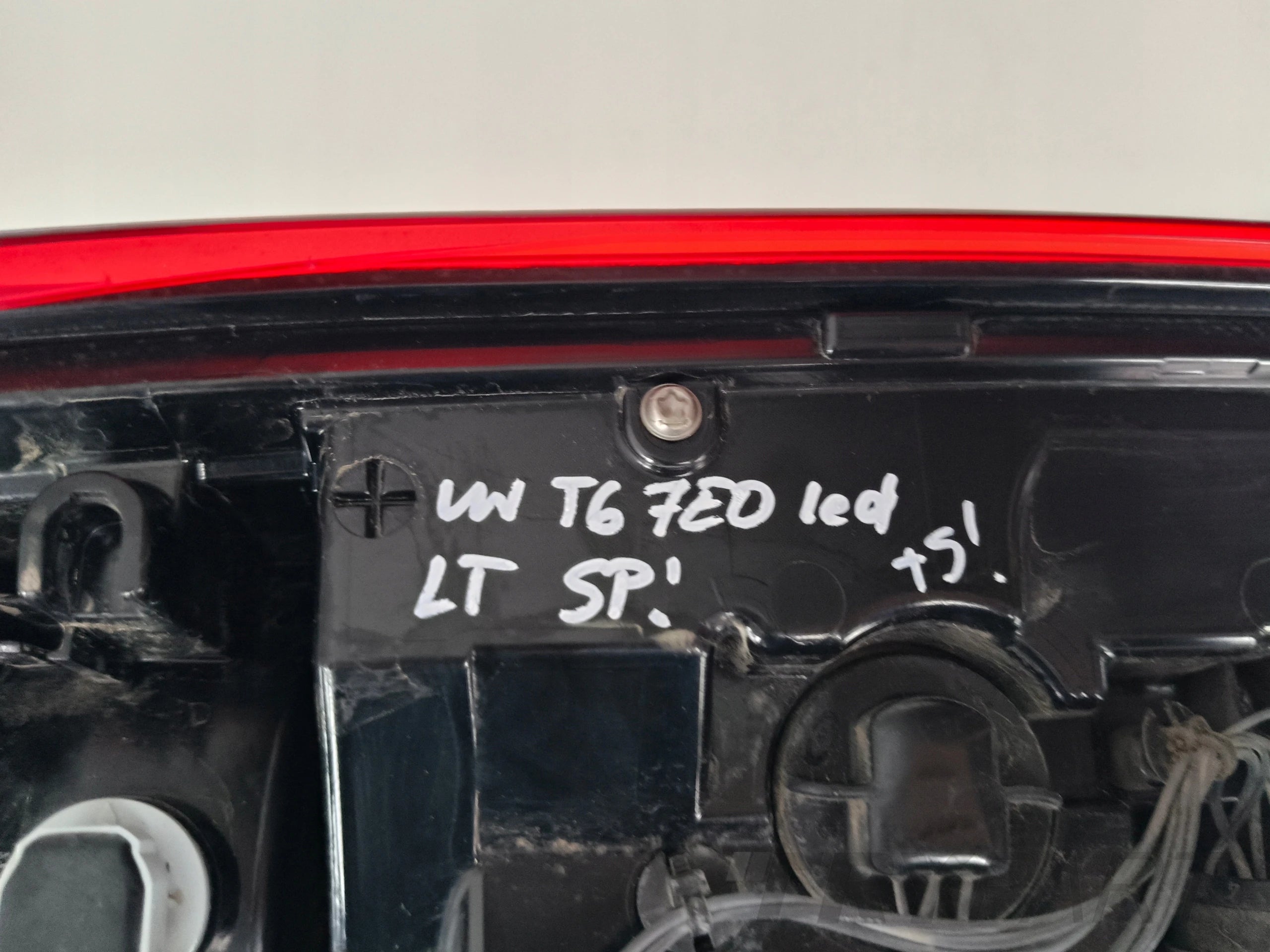 LEFT REAR LIGHT VW T6 7E 7E0 2015- LED