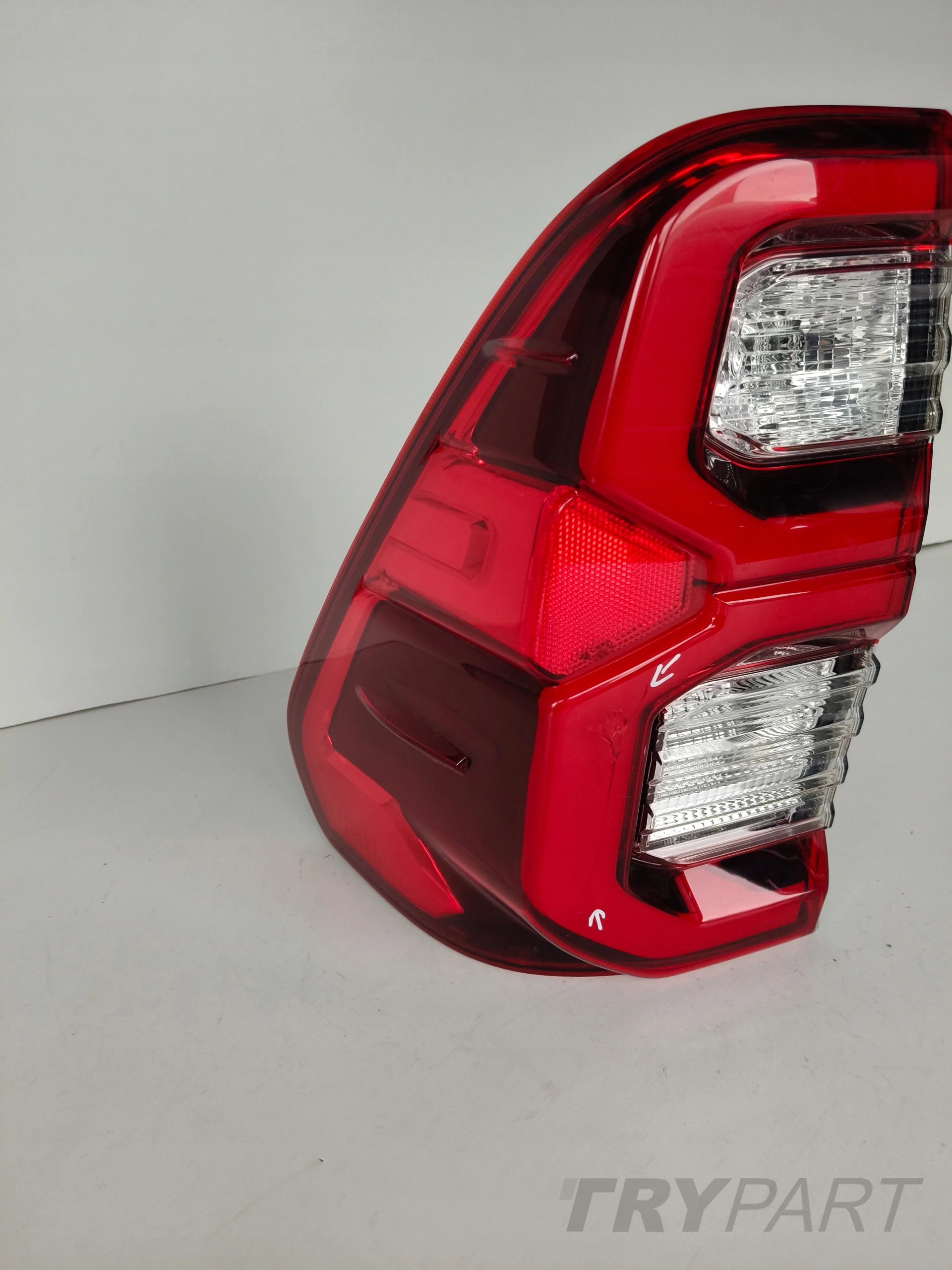 LEFT REAR TAIL LIGHT TOYOTA HILUX VIII 20- LED