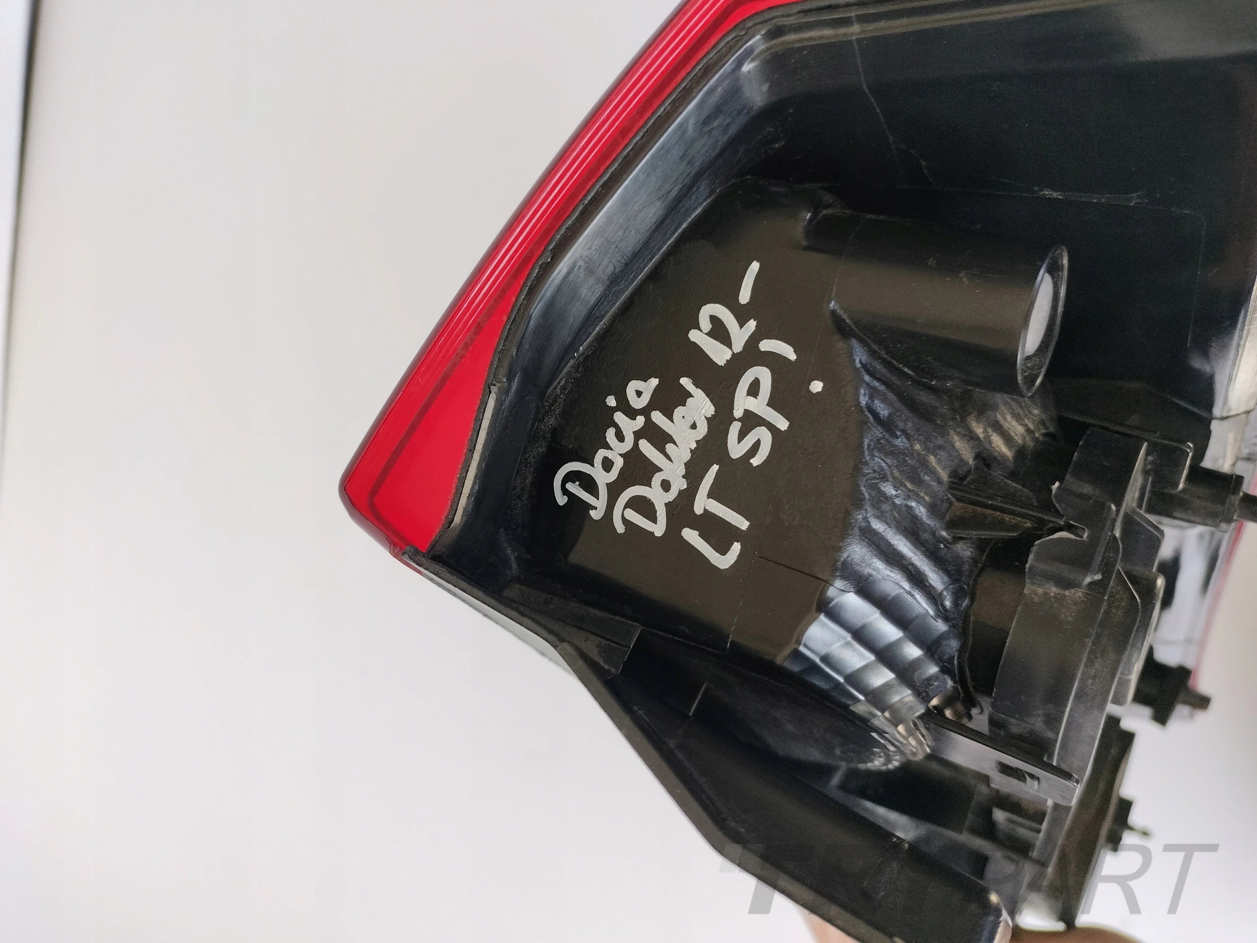 LEFT TAIL LIGHT DACIA DOKKER 12-