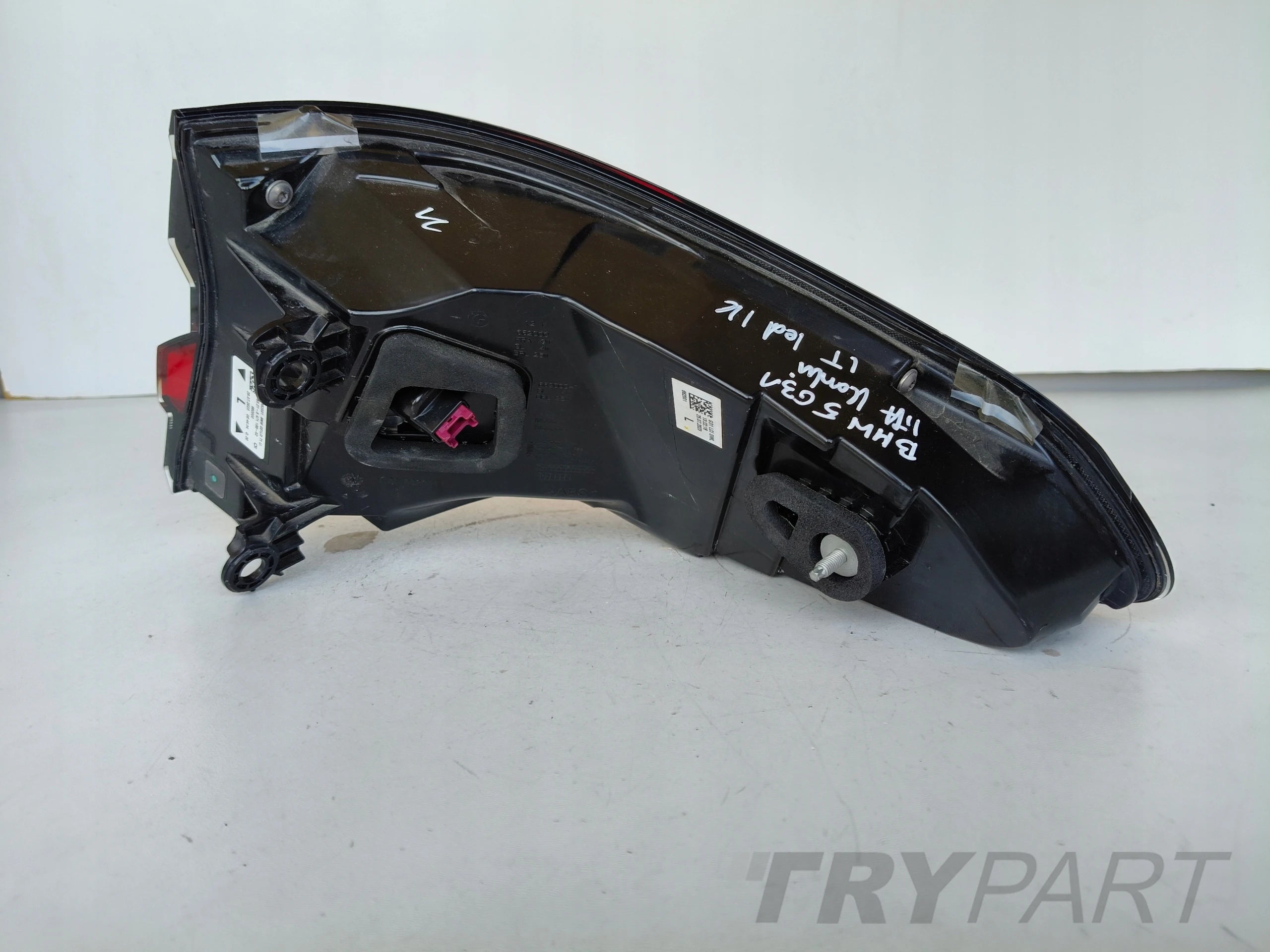 LEFT TAILLIGHT BMW 5 G31 20- LIFT ESTATE LED