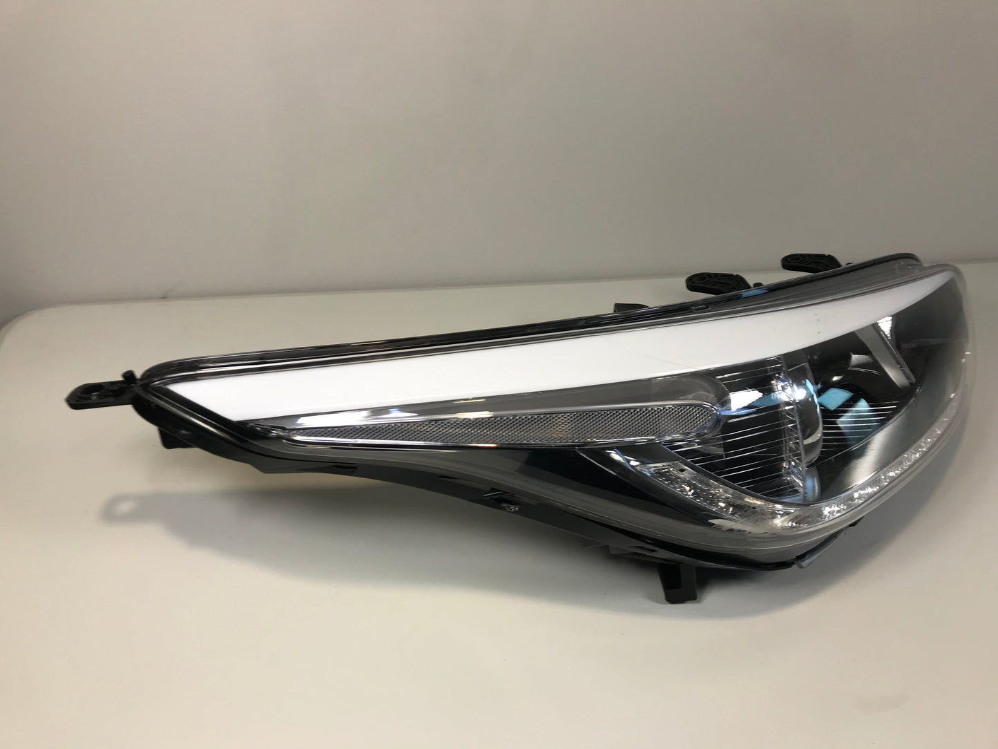 Kia Ceed 2012-2018 Front Headlight Right side 92102A2220, R009B221HL7