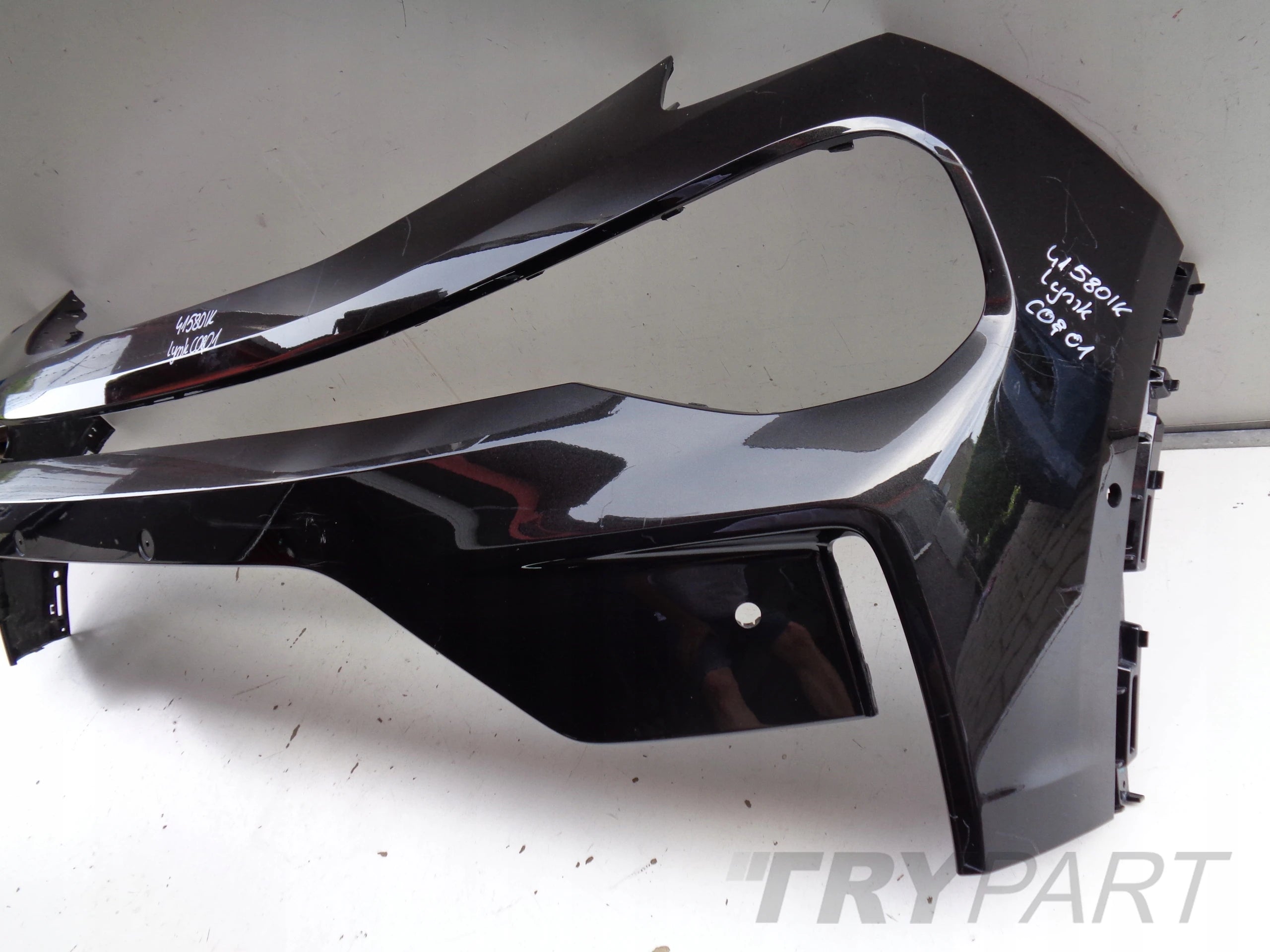 LYNK&CO 01 FRONT BUMPER NO. 41580