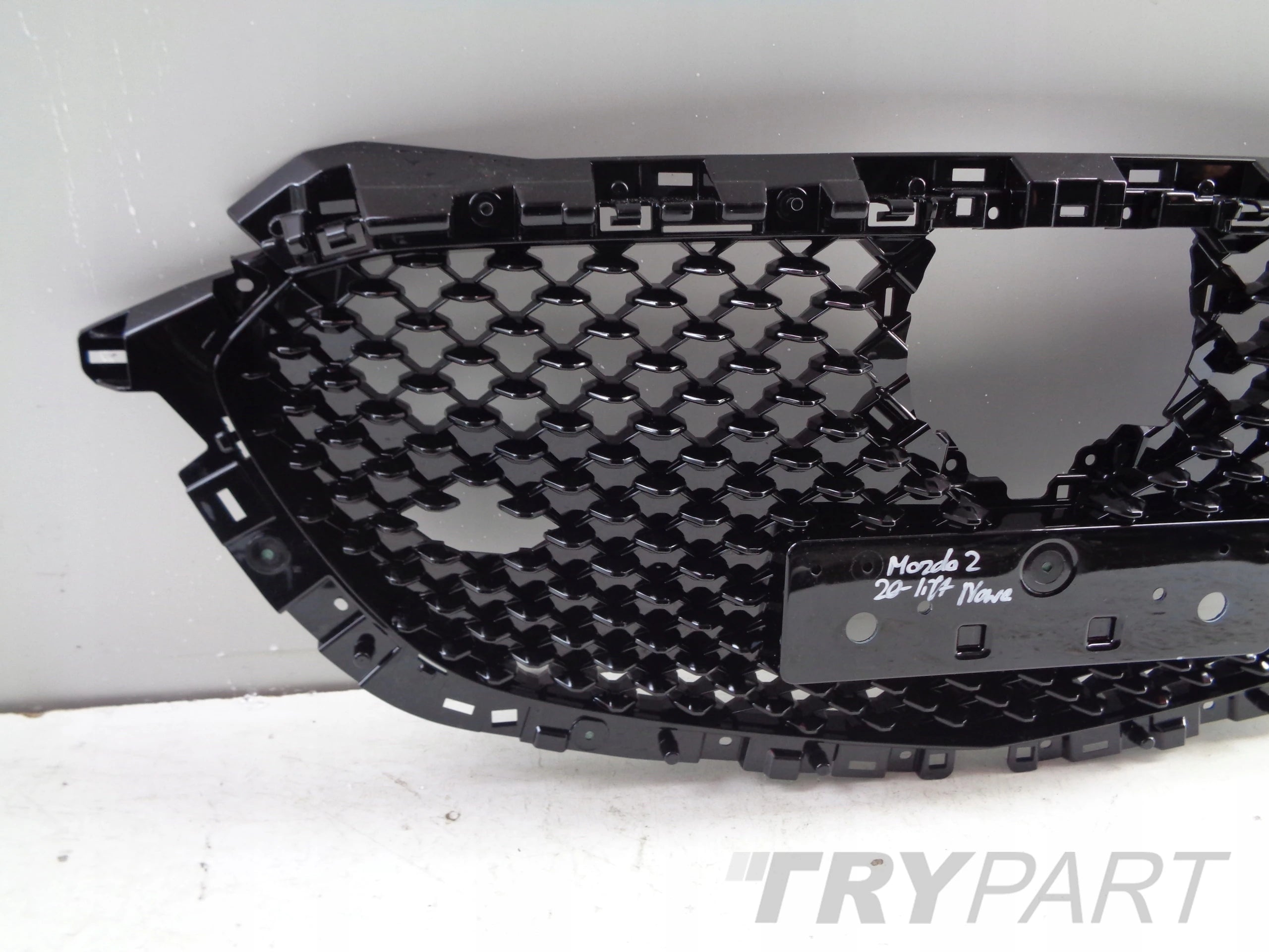 MAZDA 2 20- LIFT Grille Frame
