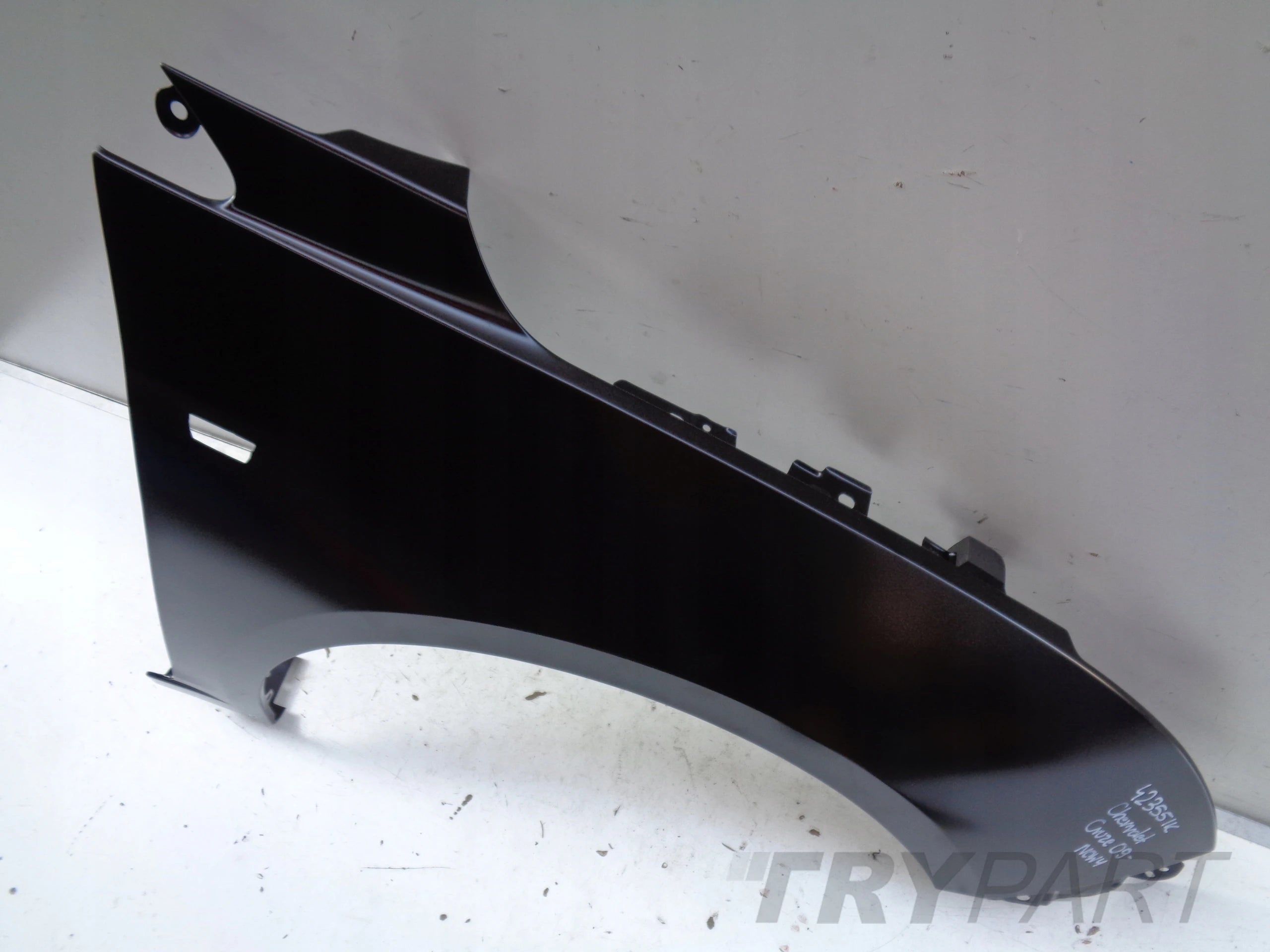 NEW FRONT RIGHT FENDER CHEVROLET CRUZE 09- NO. 42355