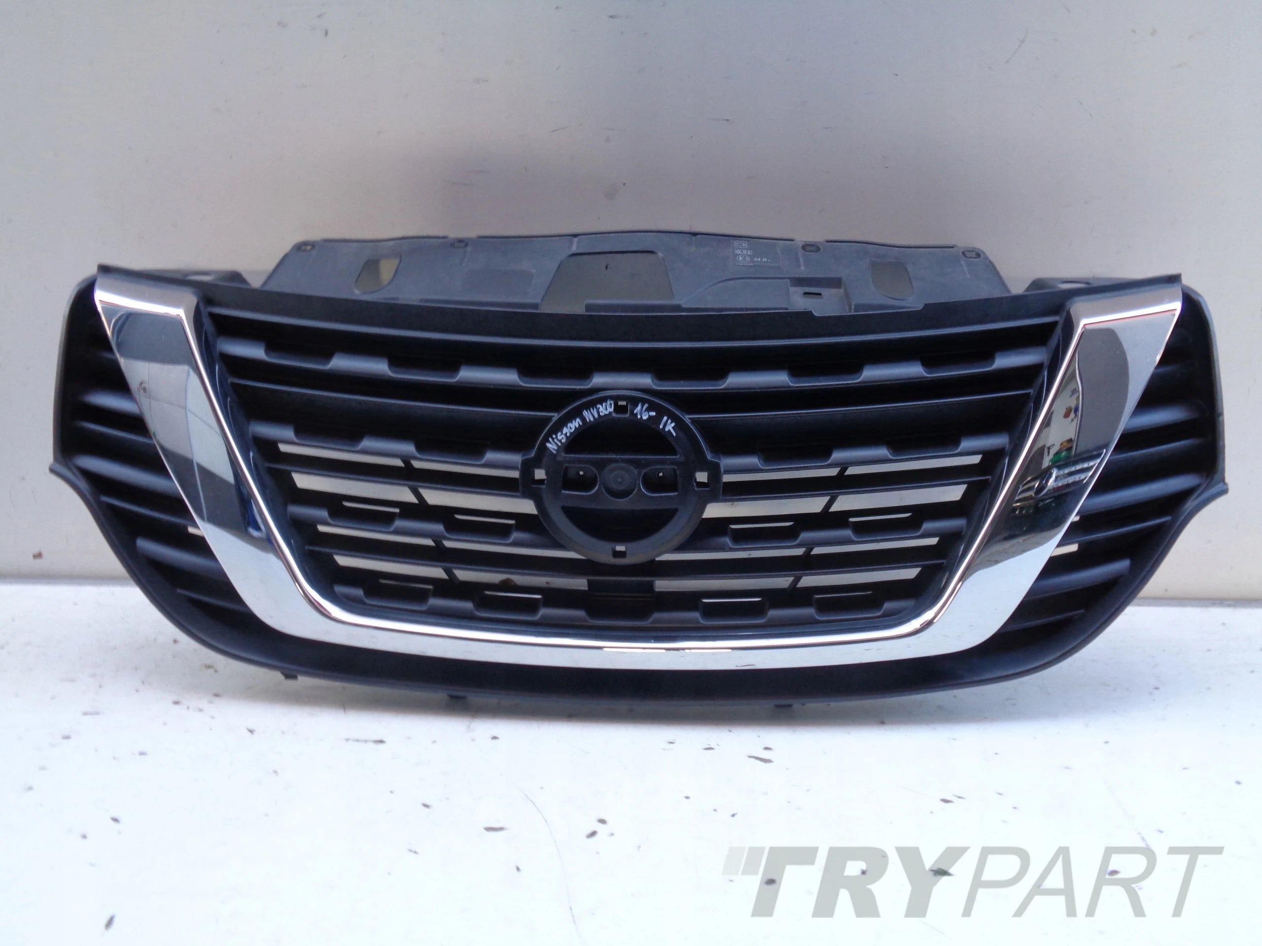 NISSAN NV300 16- Grille Replacement