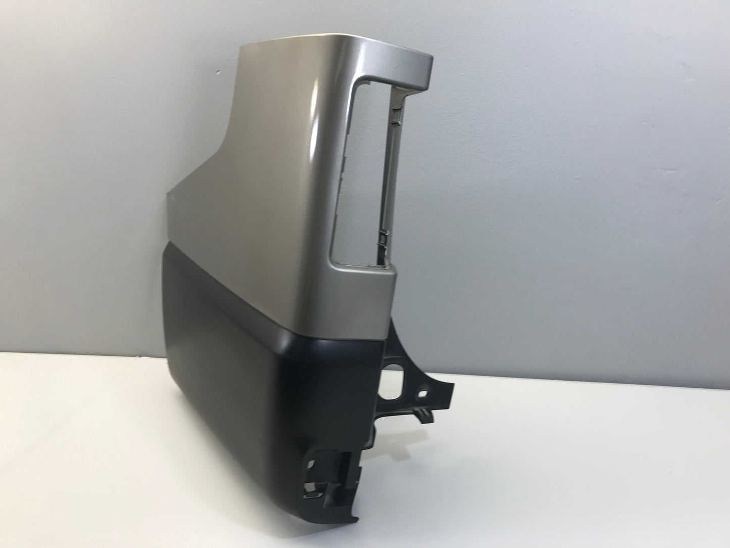 Renault Trafic III (X82) 2014-  Rear bumper corner part left 850170388R