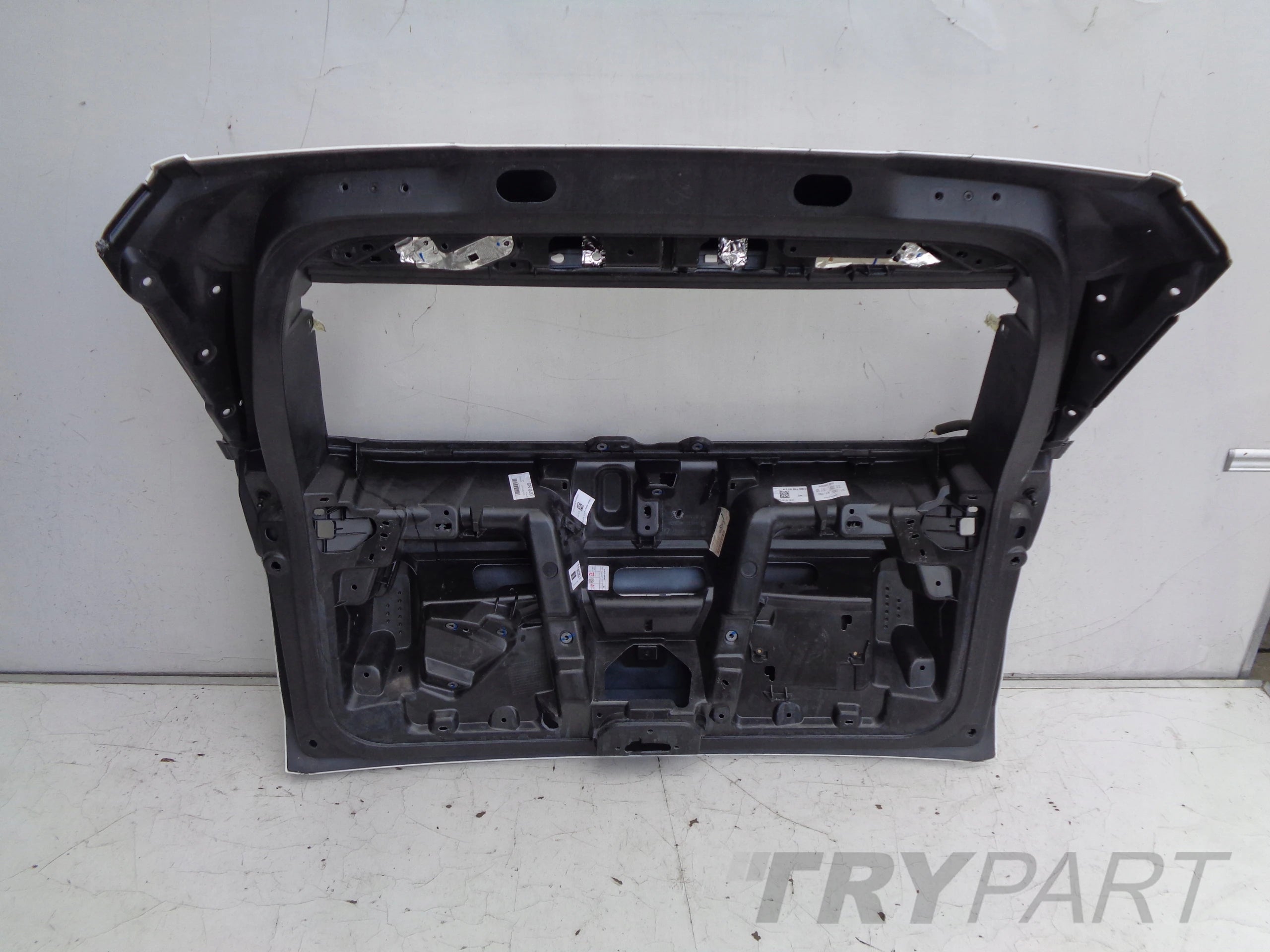 PEUGEOT 3008 16- TAILGATE NO. 16995