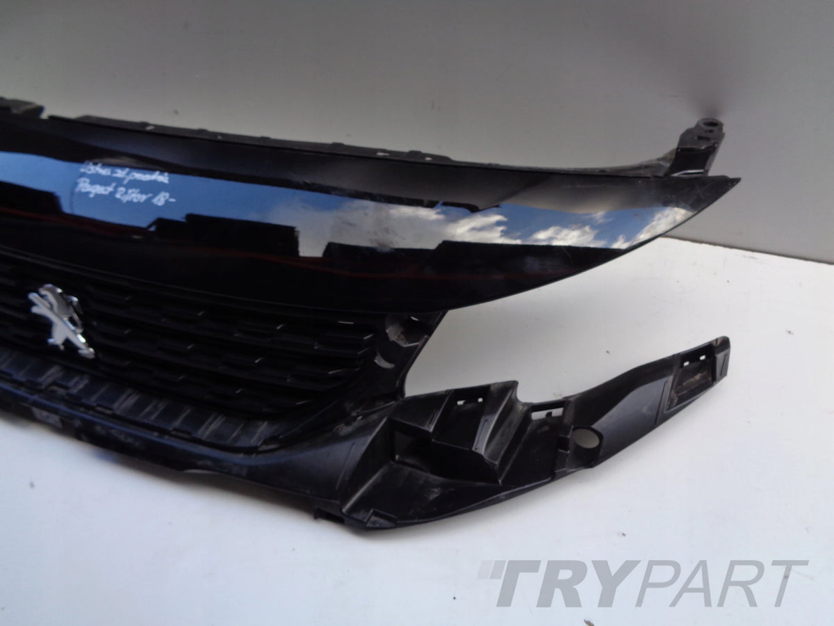 PEUGEOT RIFTER 18- Grille Cover