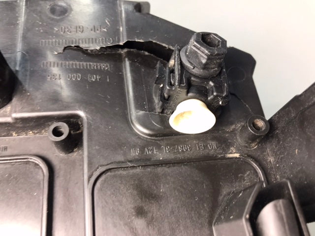 Volkswagen Tiguan 2016-2020 Headlight Front Left Genuine Used ( with defect ) OEM: 5NB941035D