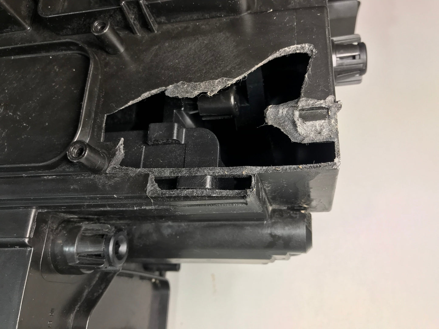 Volkswagen Tiguan 2016-2020 Headlight Front Left Genuine Used ( with defect ) OEM: 5NB941035D