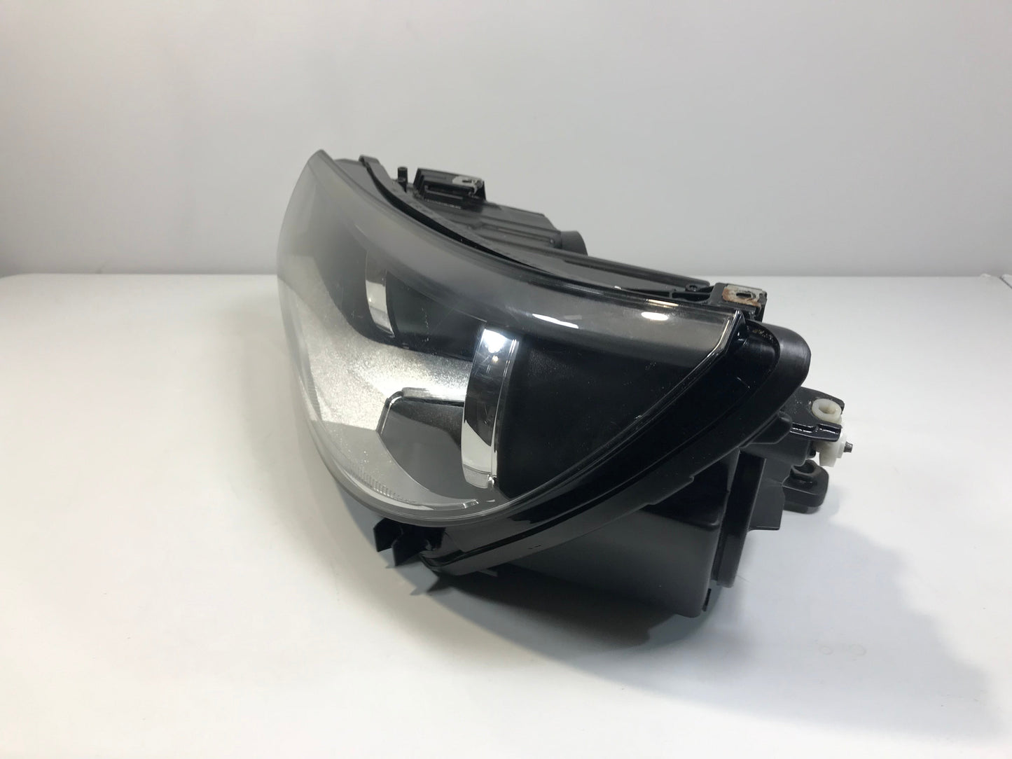 Volkswagen Tiguan  2011-2016 Headlight Left Side Front 5N1941005, 1EL01074901 ( LHD car )