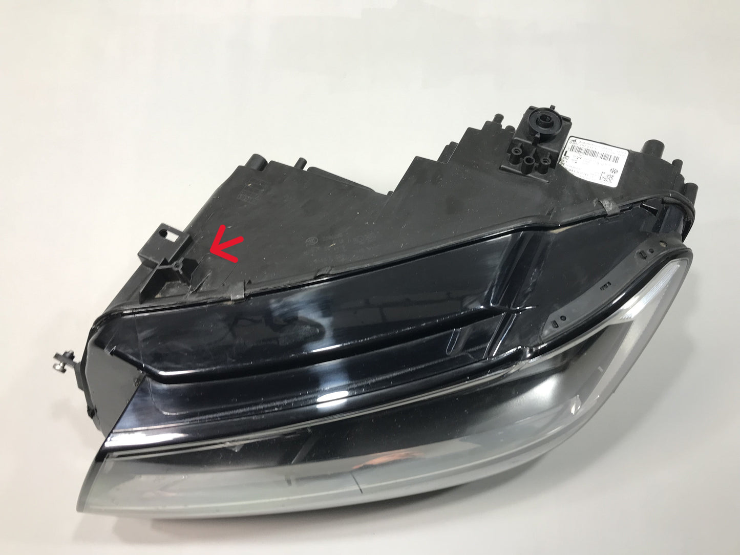 Volkswagen Tiguan 2016-2020 Headlight Front Left Genuine Used ( with defect ) OEM: 5NB941035D