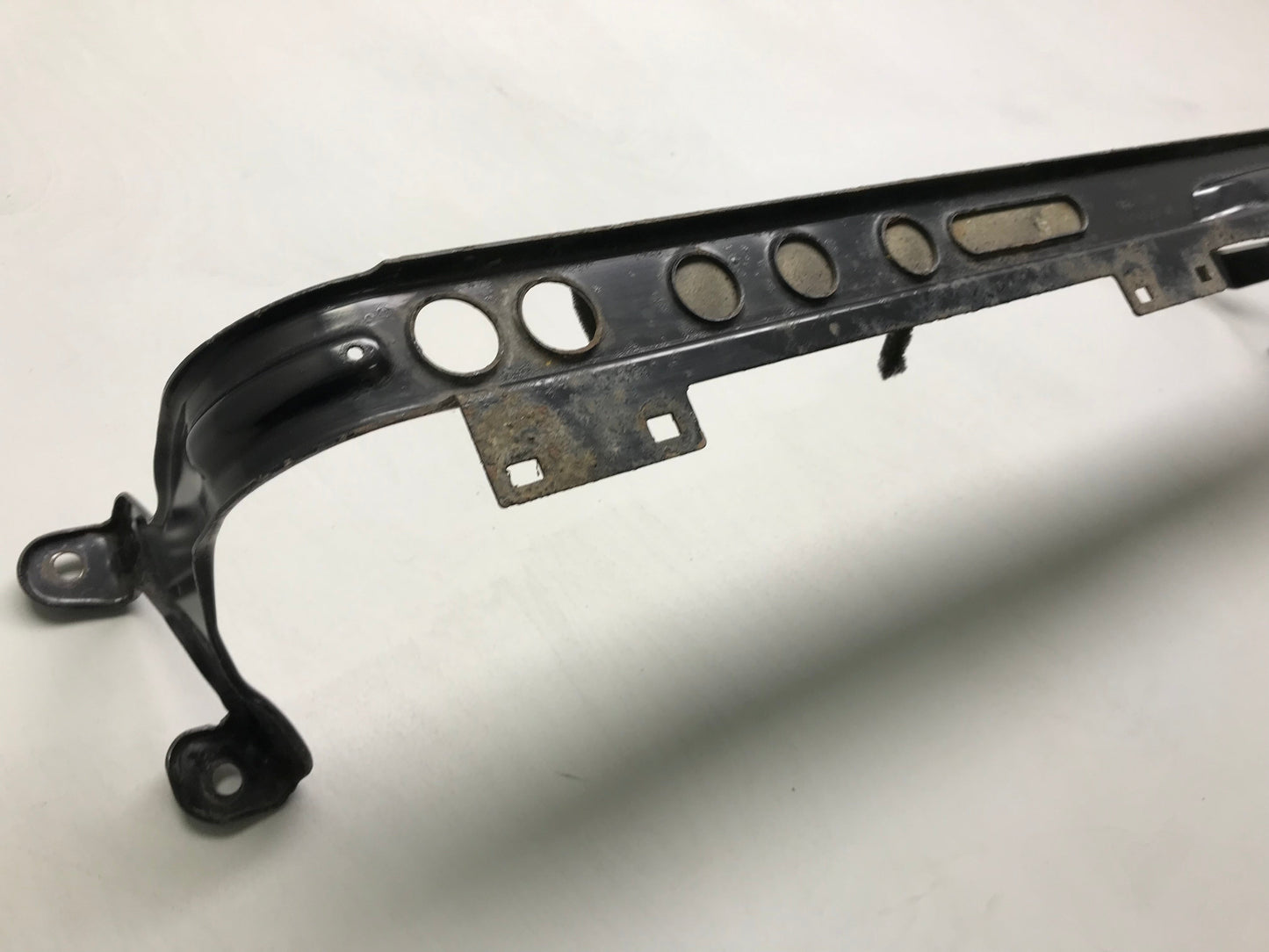 Ford Kuga 2008-2012 Bottom radiator support slam panel Used OEM: 8V418A297AB