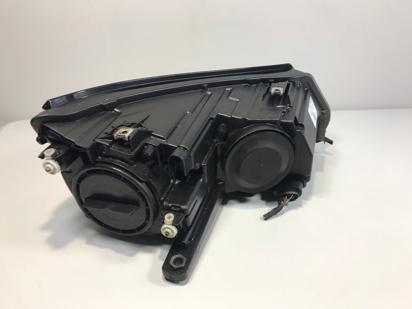 Volkswagen Tiguan  2011-2016 Headlight Left Side Front 5N1941005, 1EL01074901 ( LHD car )