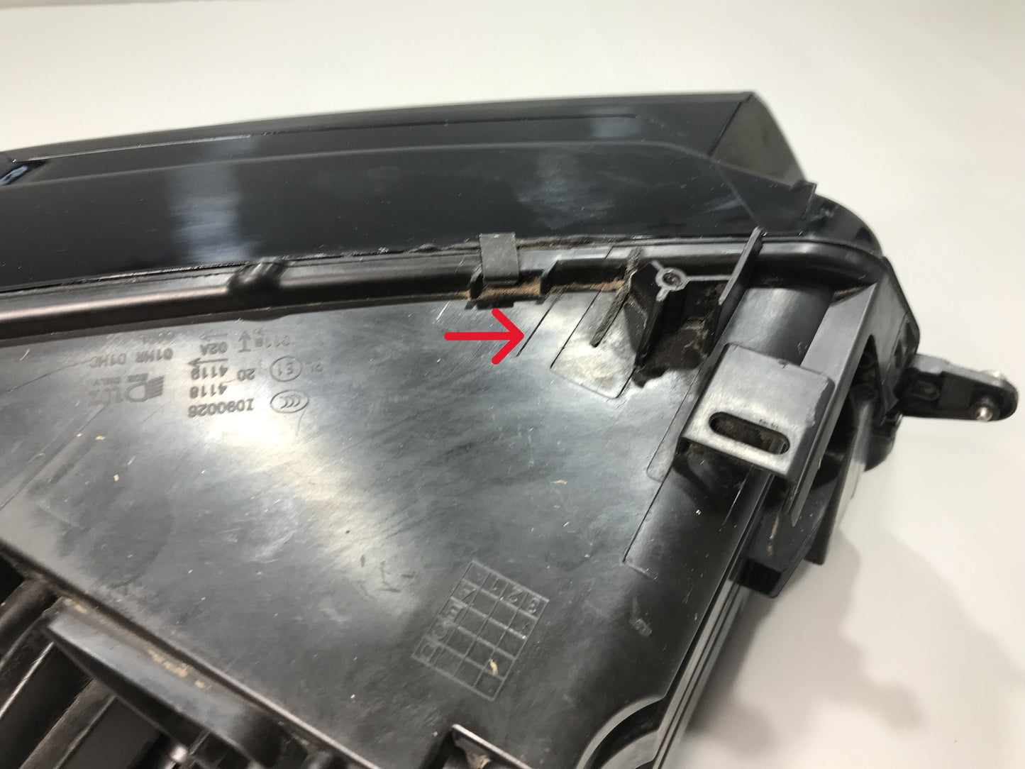 Volkswagen Tiguan 2016-2020 Headlight Front Left Genuine Used ( with defect ) OEM: 5NB941035D