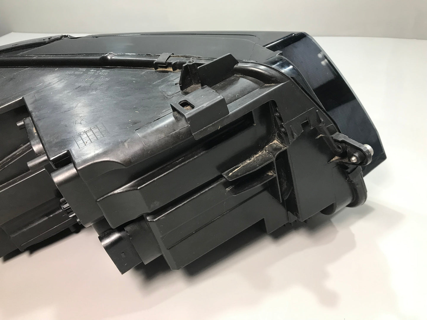 Volkswagen Tiguan 2016-2020 Headlight Front Left Genuine Used ( with defect ) OEM: 5NB941035D