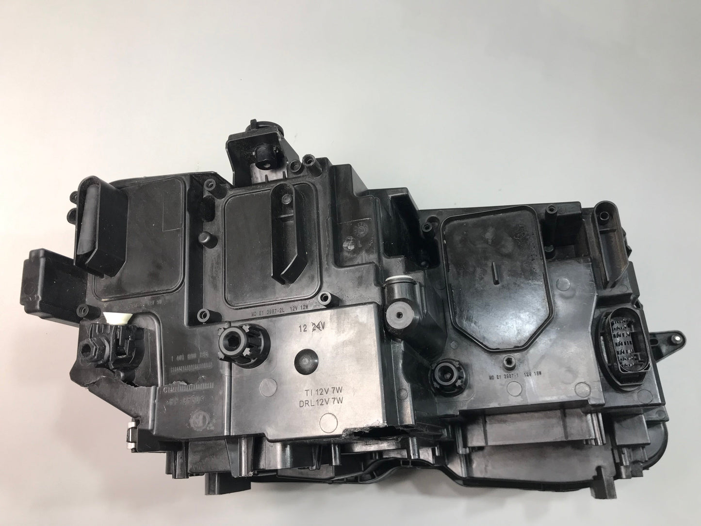 Volkswagen Tiguan 2016-2020 Headlight Front Left Genuine Used ( with defect ) OEM: 5NB941035D