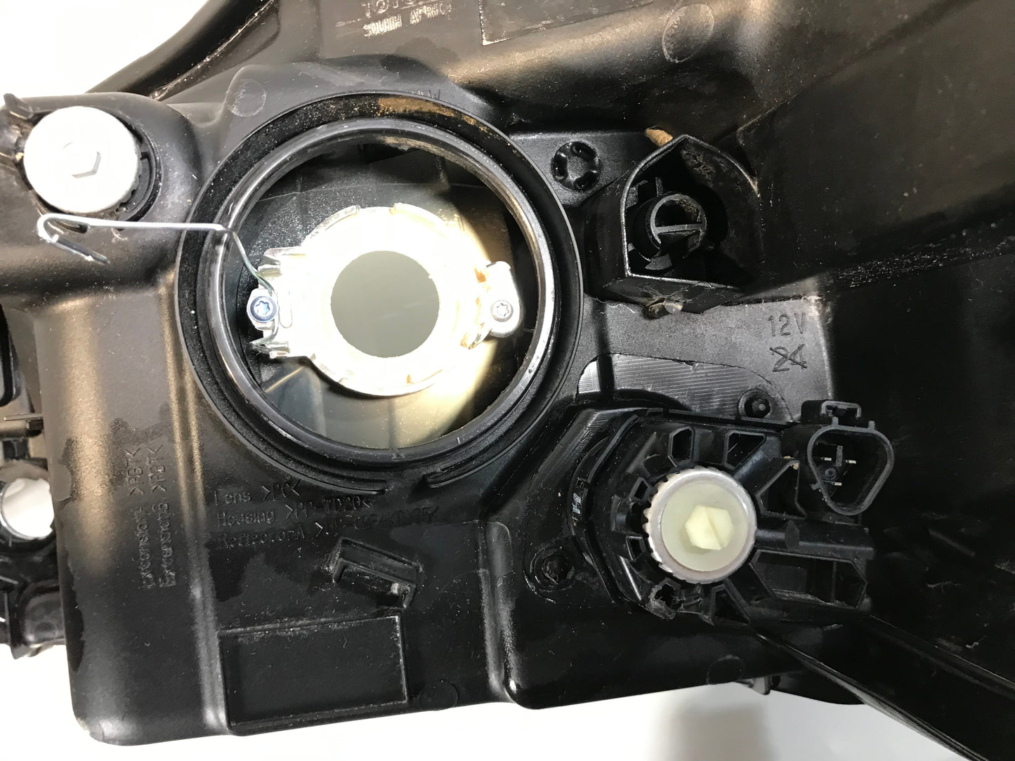 Toyota Hilux 2015-2020 Front Headlight Right Side 811100K791, 92332100  ( LHD )