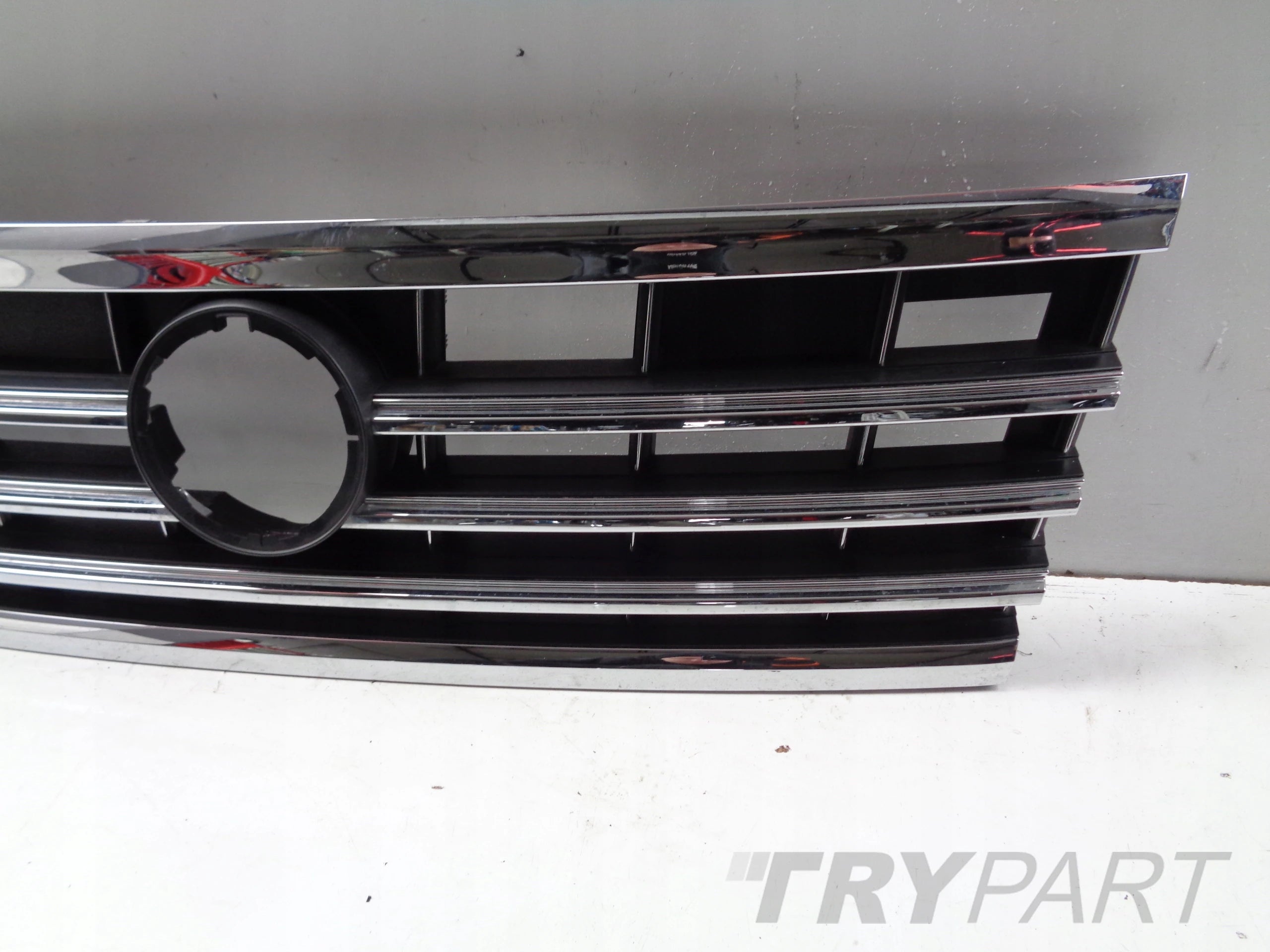 Radiator Grille VW TOUAREG III 760 18-