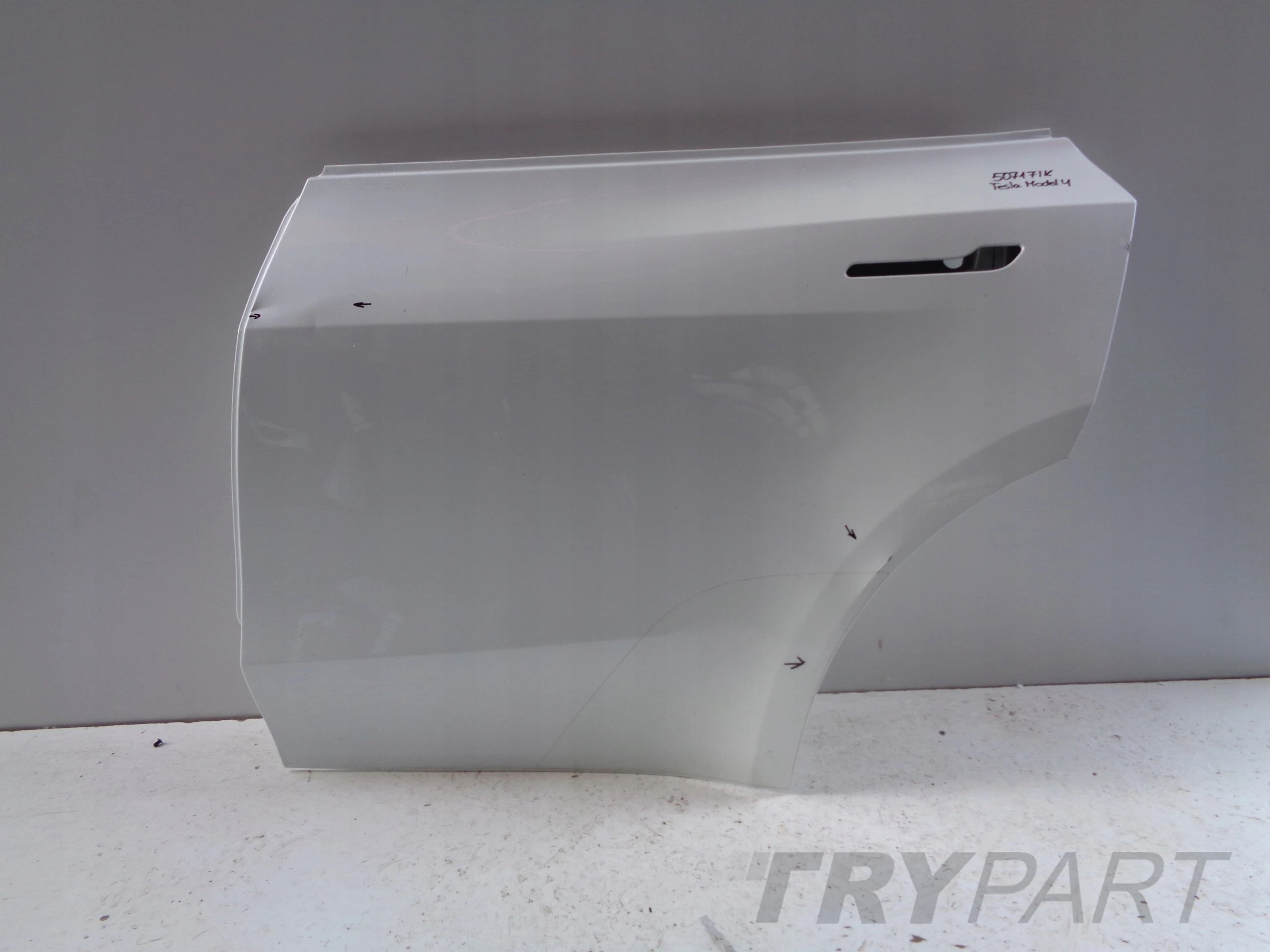REAR LEFT DOOR TESLA MODEL Y NO. 50717