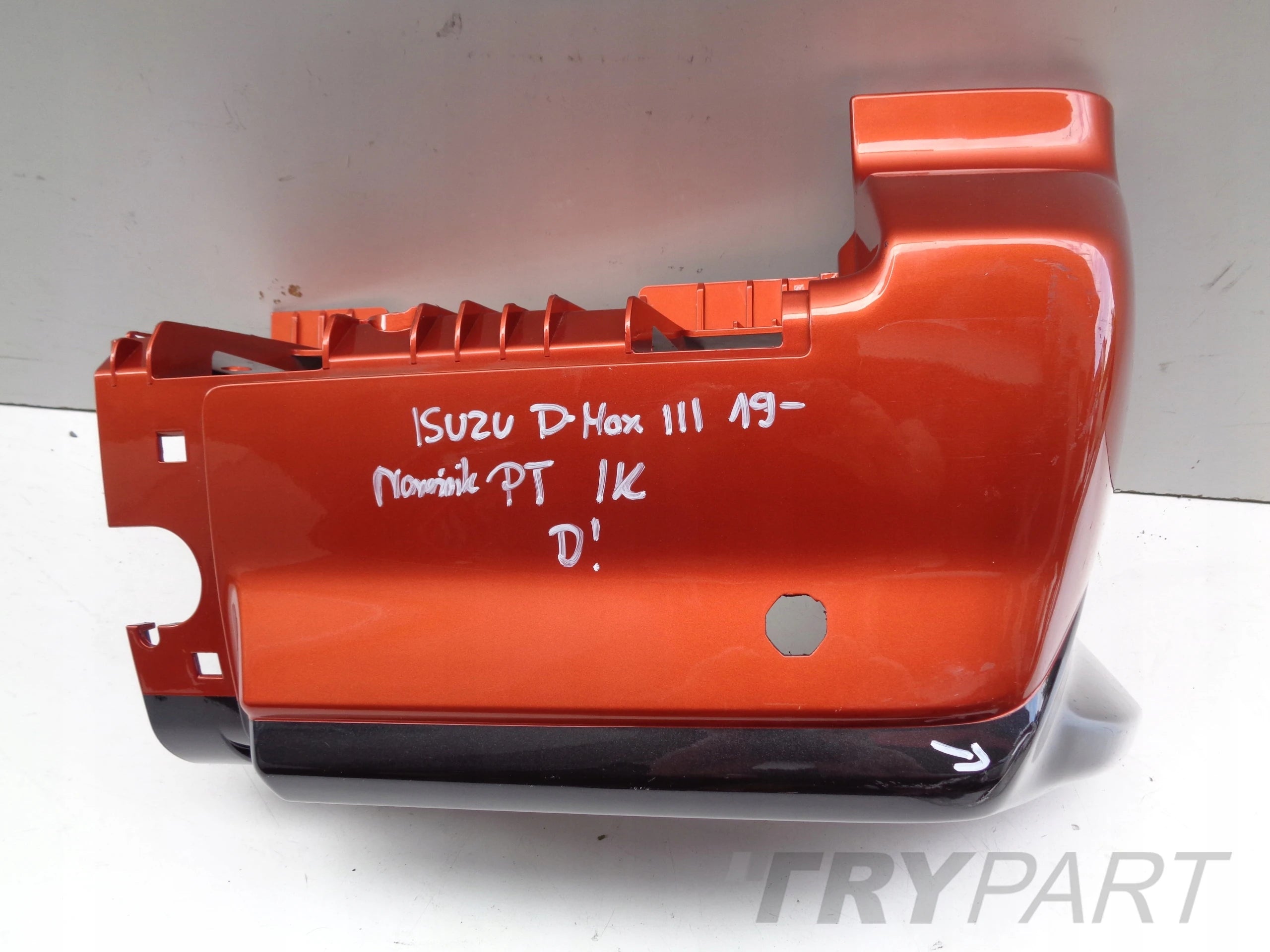REAR RIGHT BUMPER CORNER ISUZU D-MAX 19-
