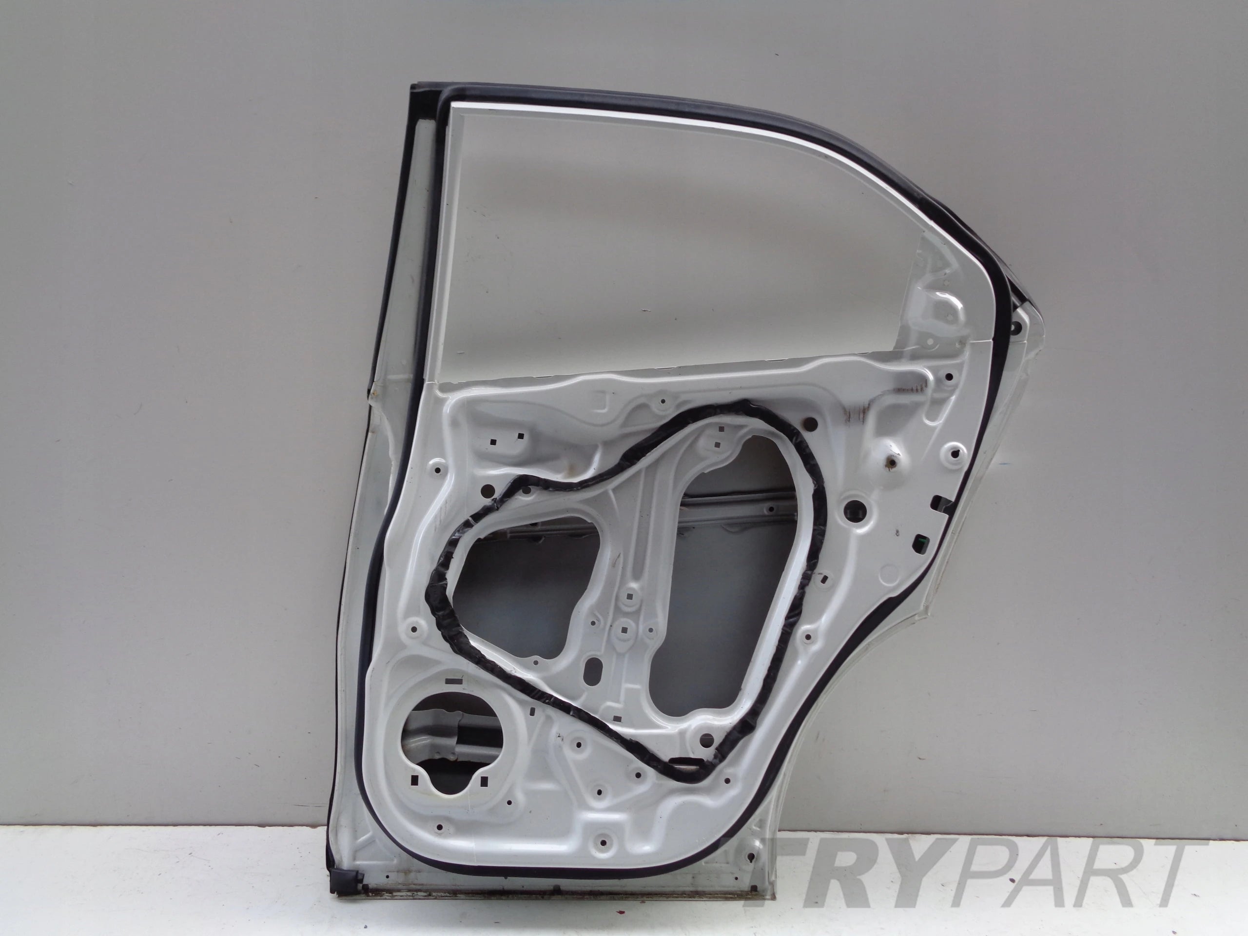REAR RIGHT DOOR HONDA CIVIC IX 12- NO. 49700