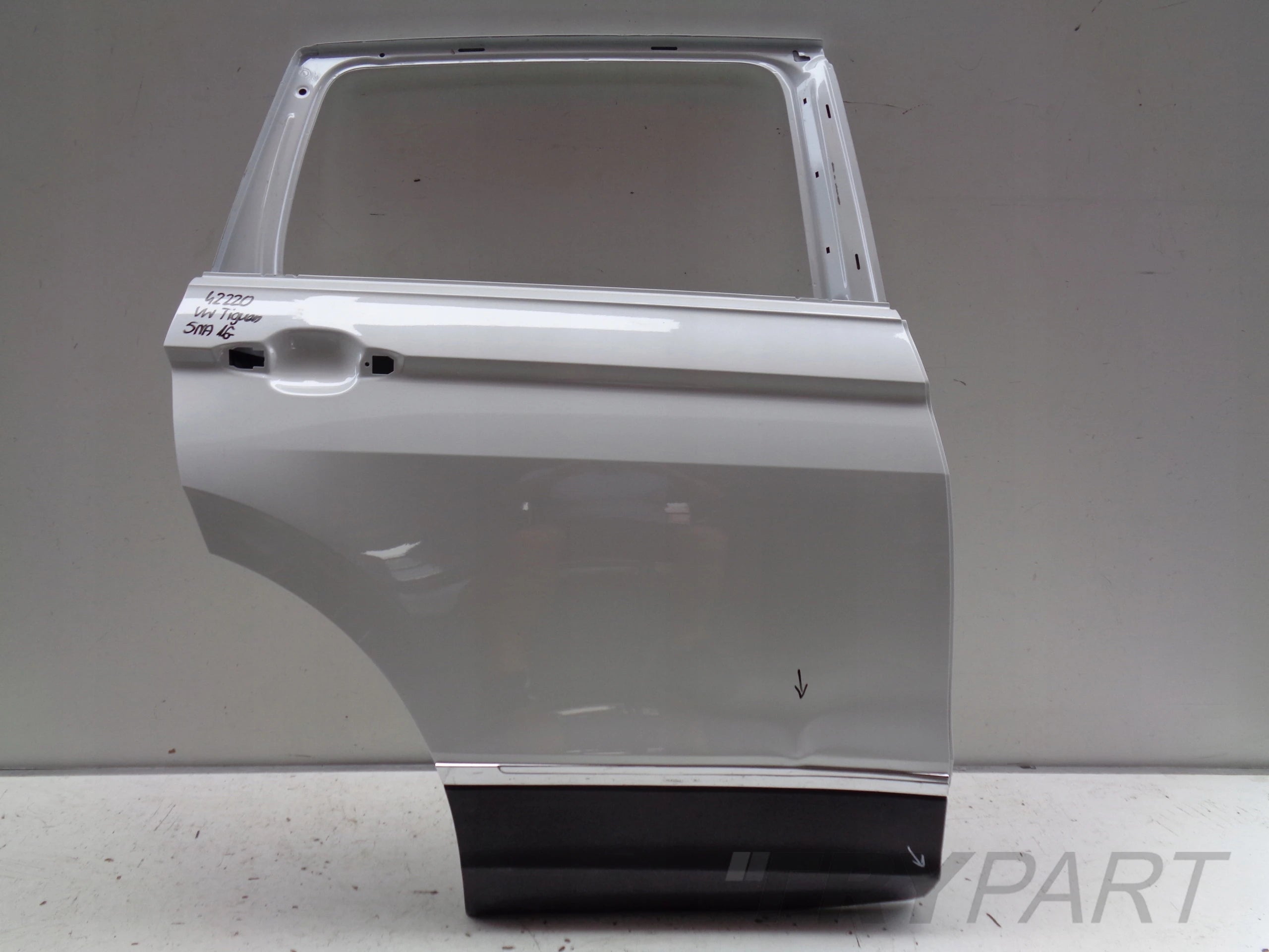 REAR RIGHT DOOR VW TIGUAN 5NA 16- NR 42220