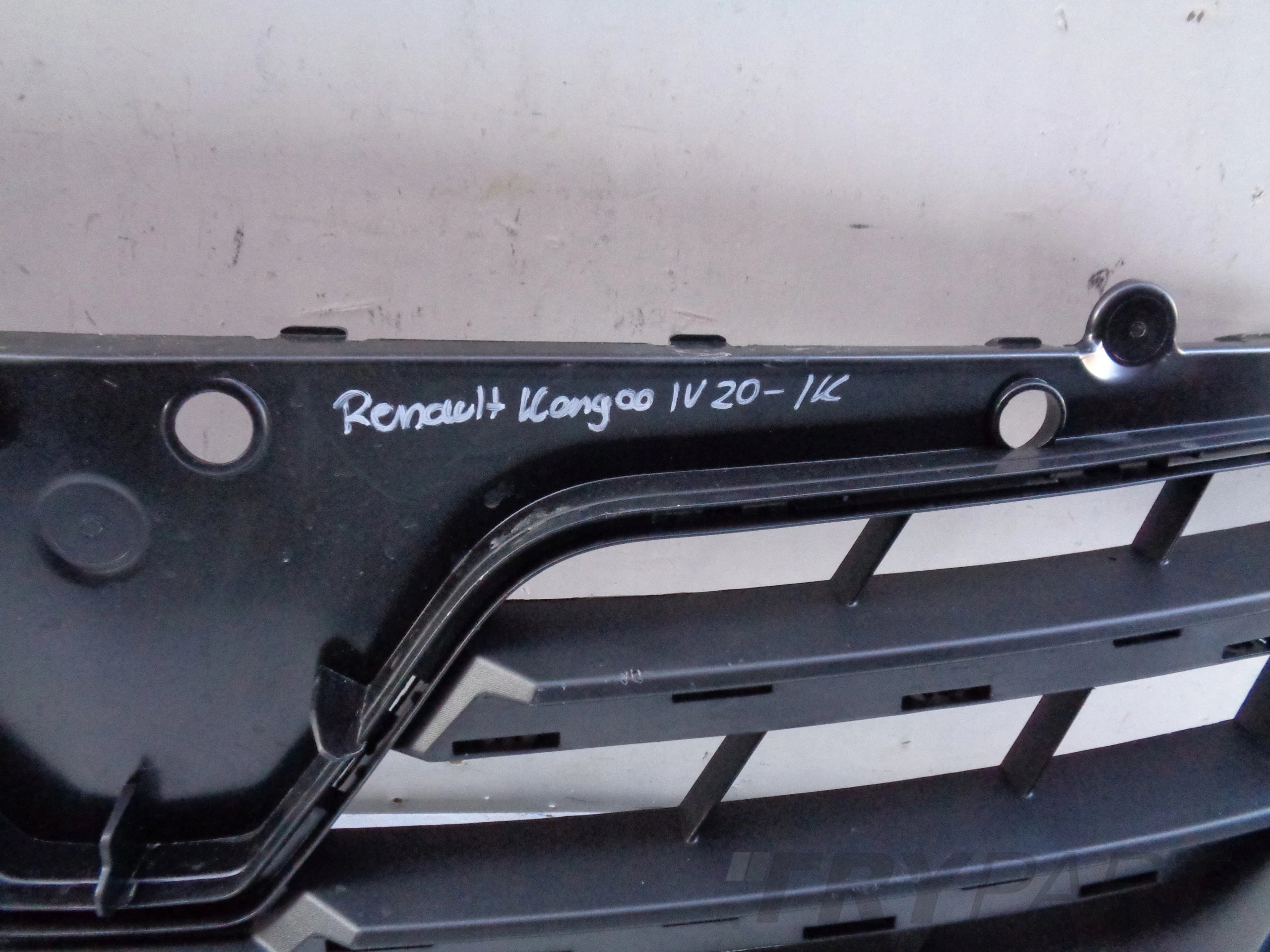 RENAULT KANGOO IV 20- RADIATOR GRILLE