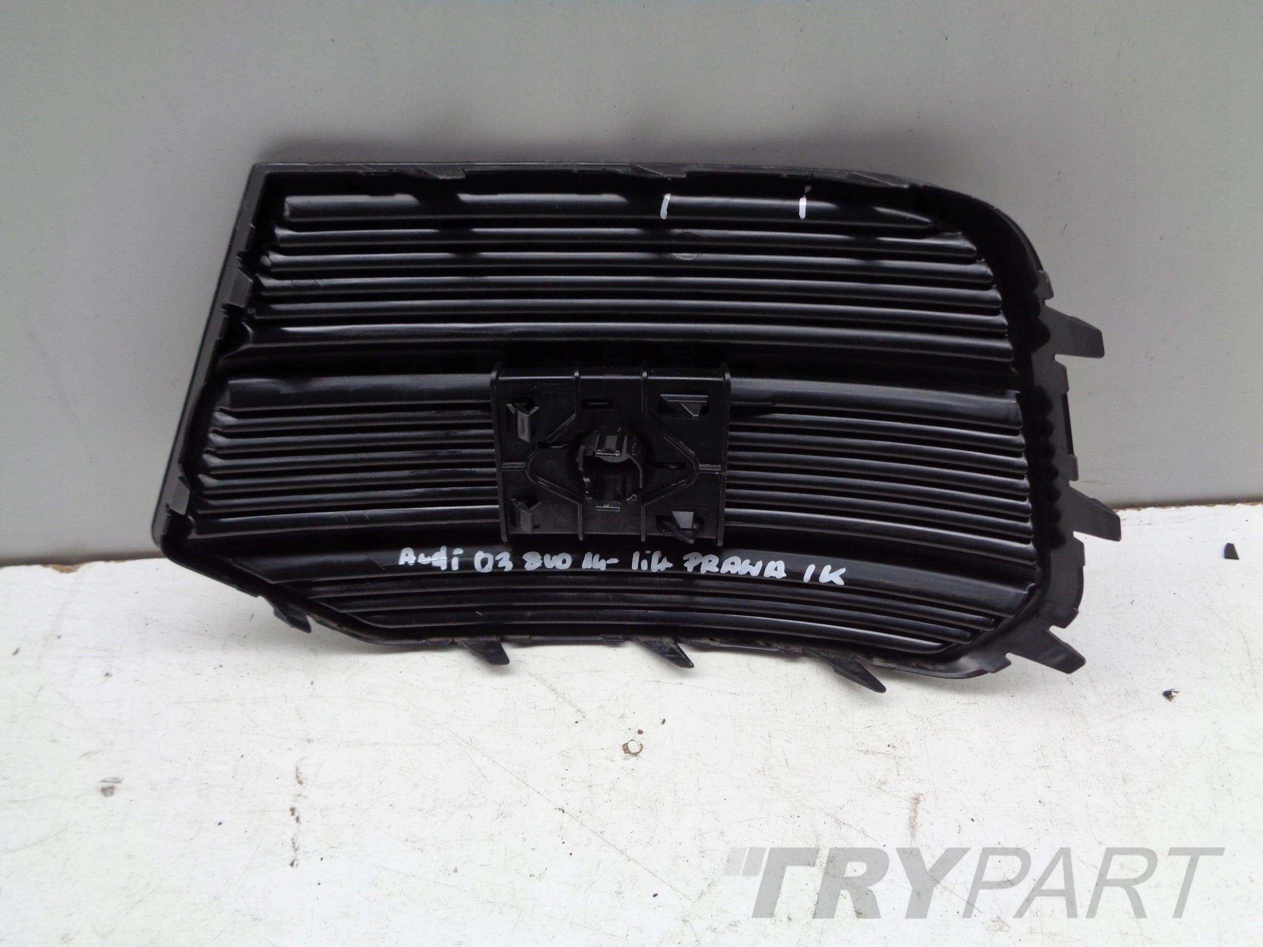 RIGHT BUMPER GRILL AUDI Q3 8U 8U0 14- LIFT