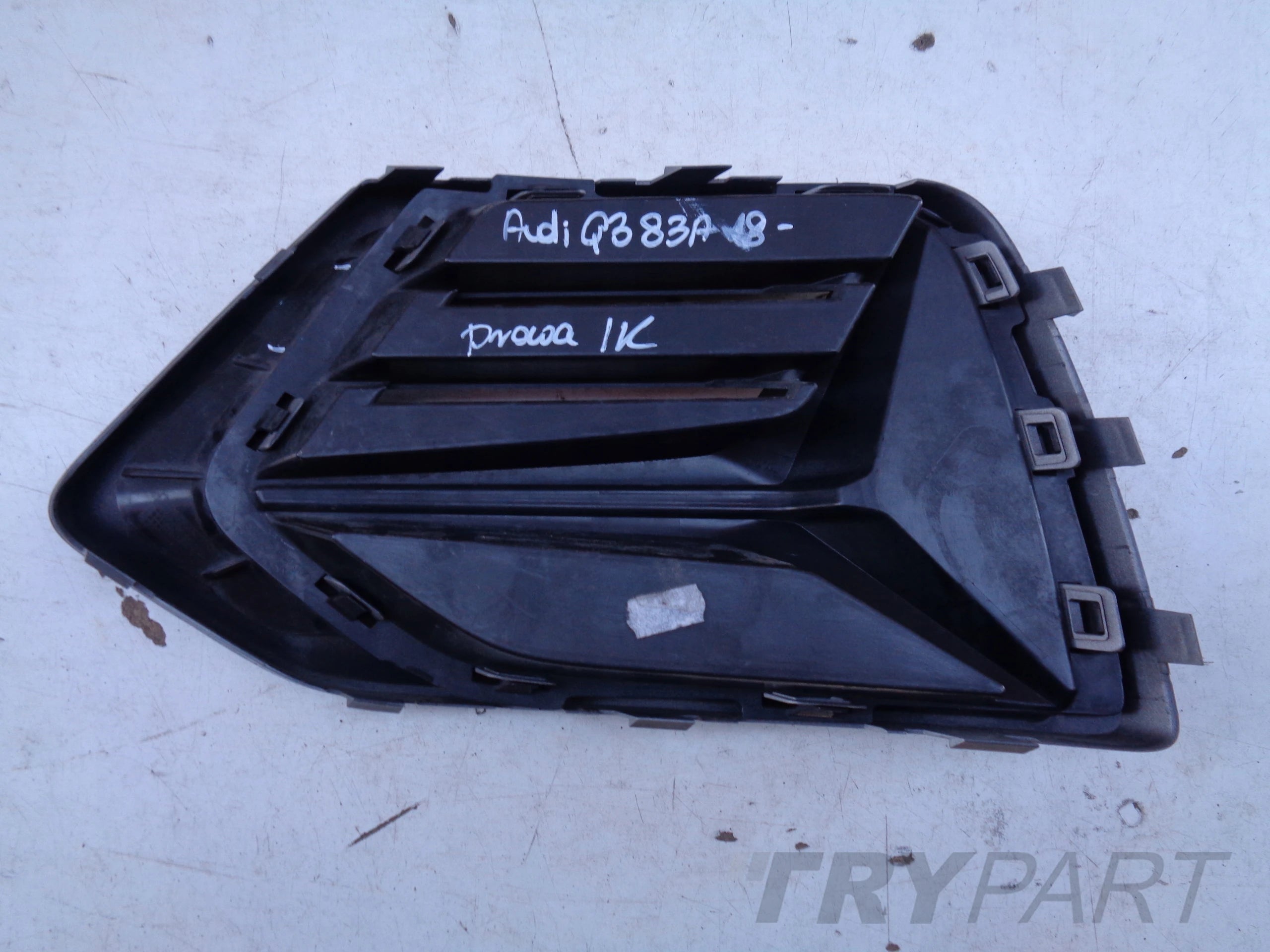 RIGHT BUMPER GRILLE AUDI Q3 83A II 18-