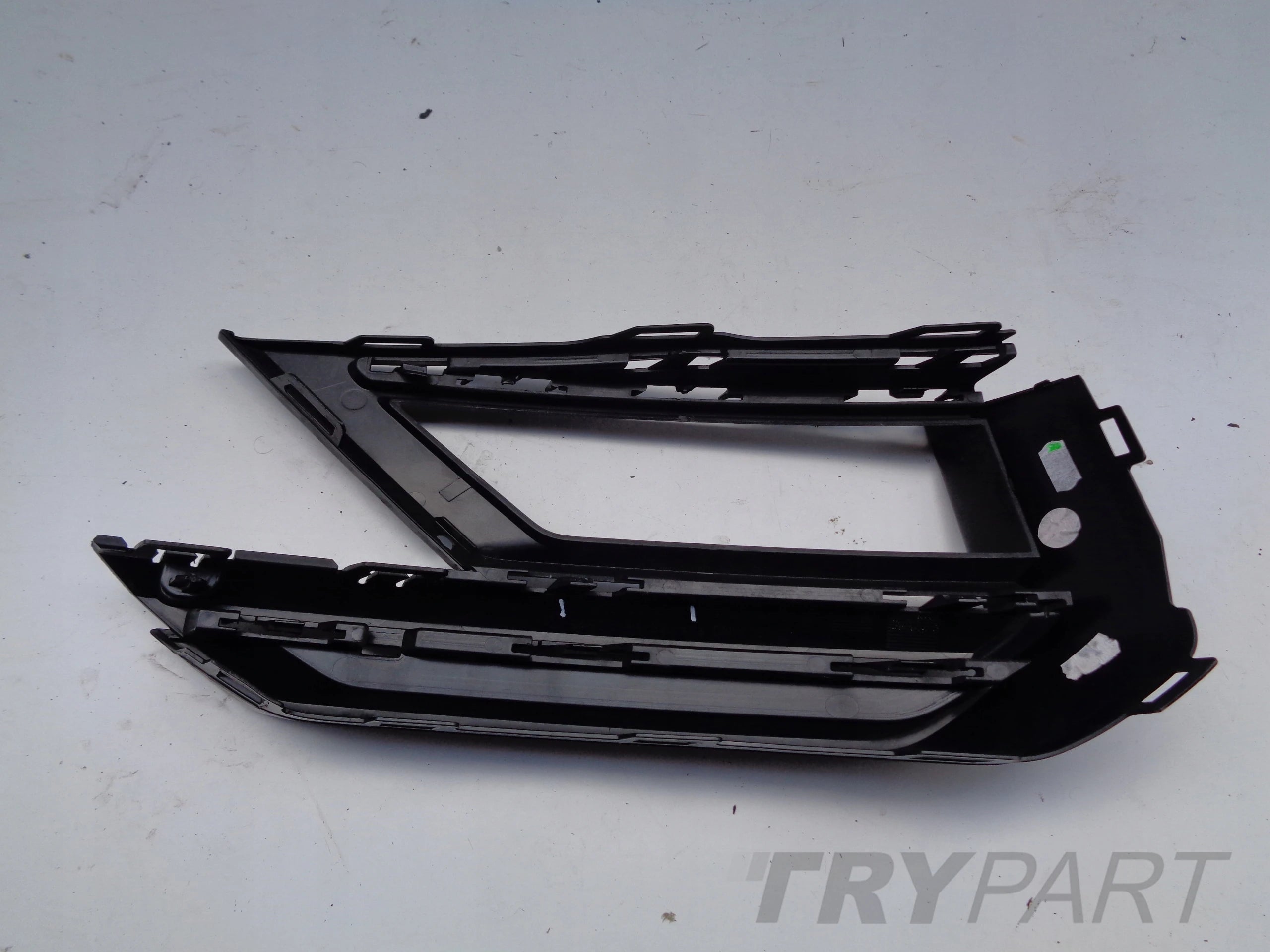 RIGHT BUMPER GRILLE VW TIGUAN 5NA 16- R-LINE