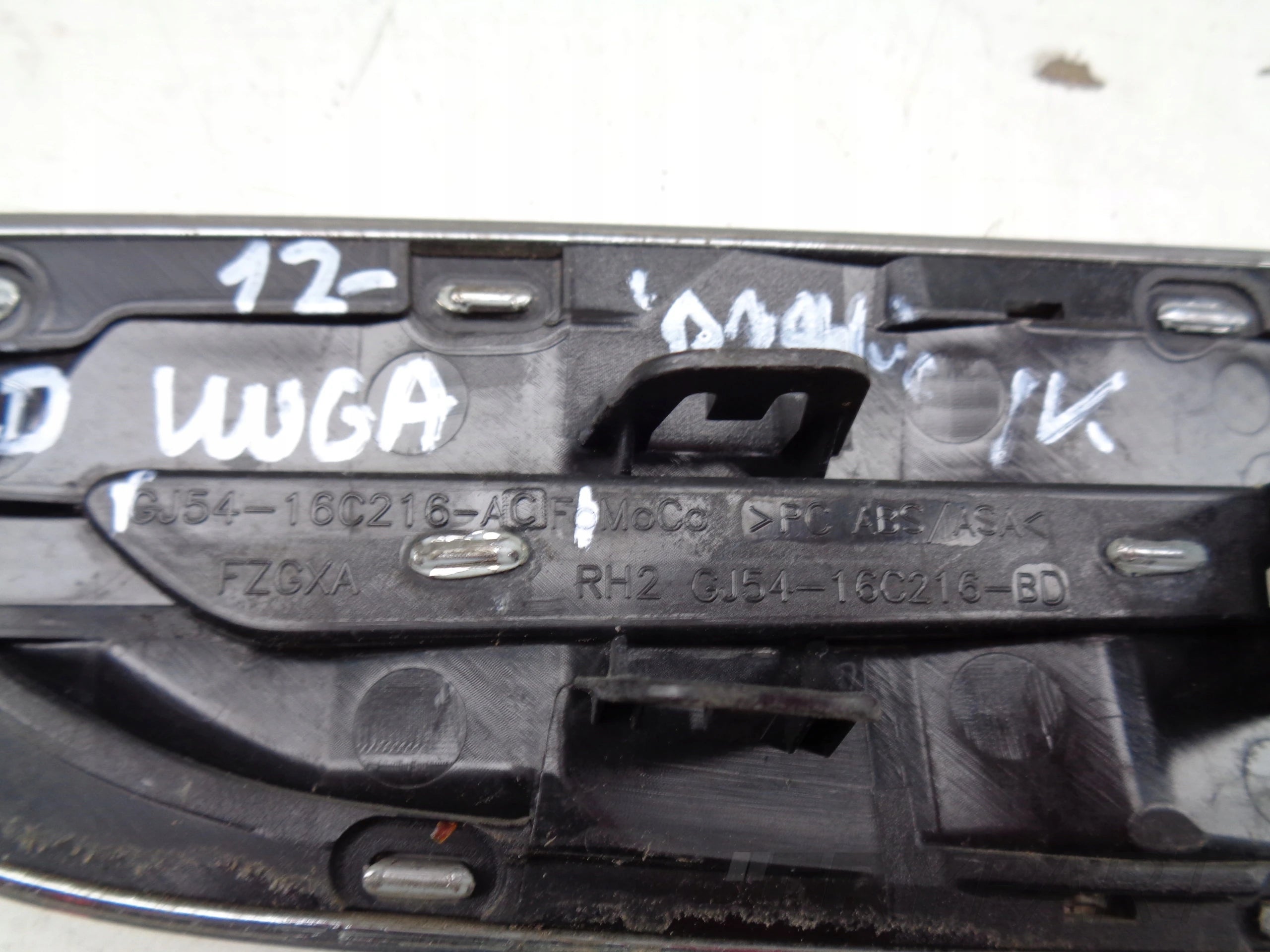 RIGHT FENDER FLARE TRIM FORD KUGA MK2 12-