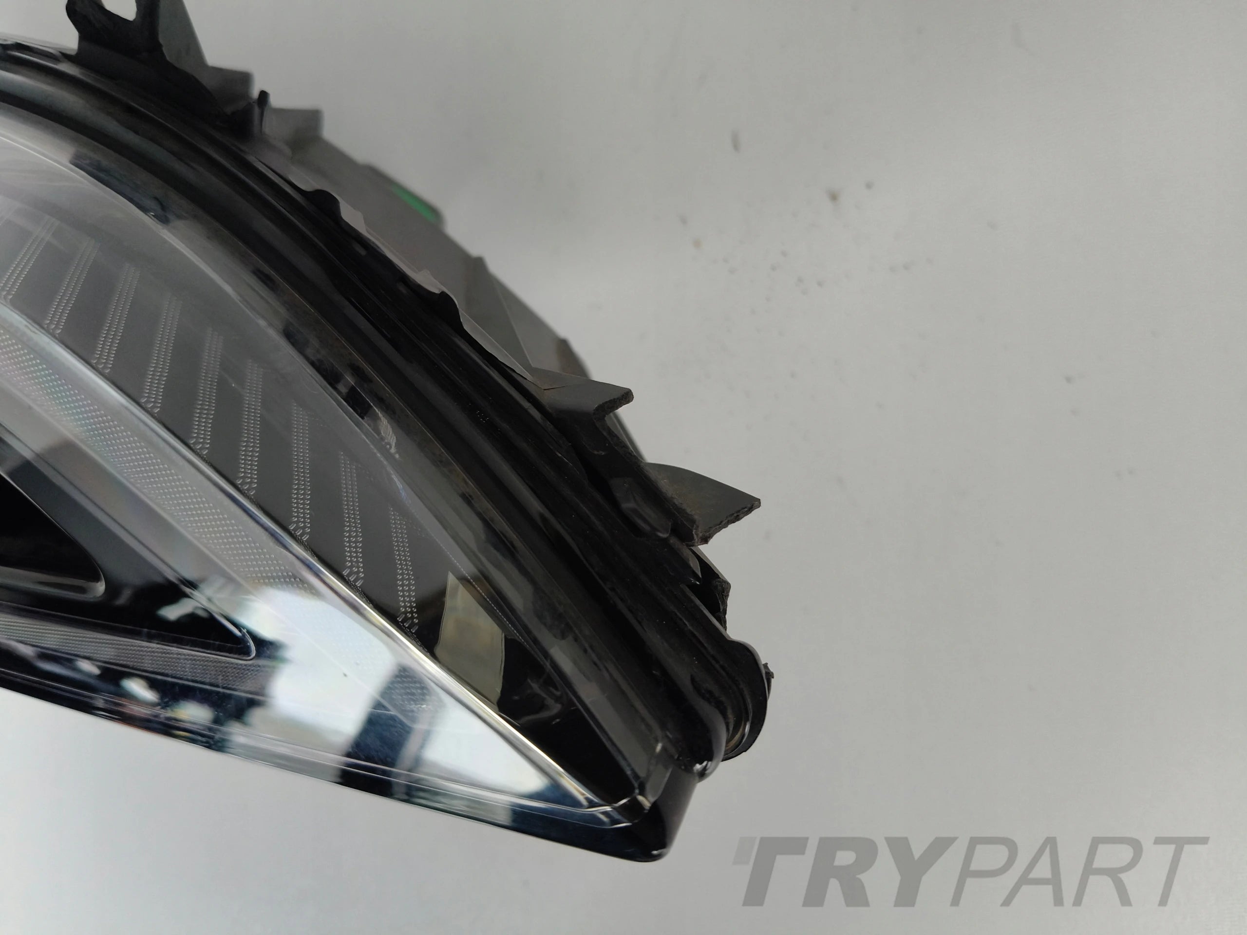 RIGHT FOG LIGHT RENAULT MEGANE E-TECH 23- LED DRL
