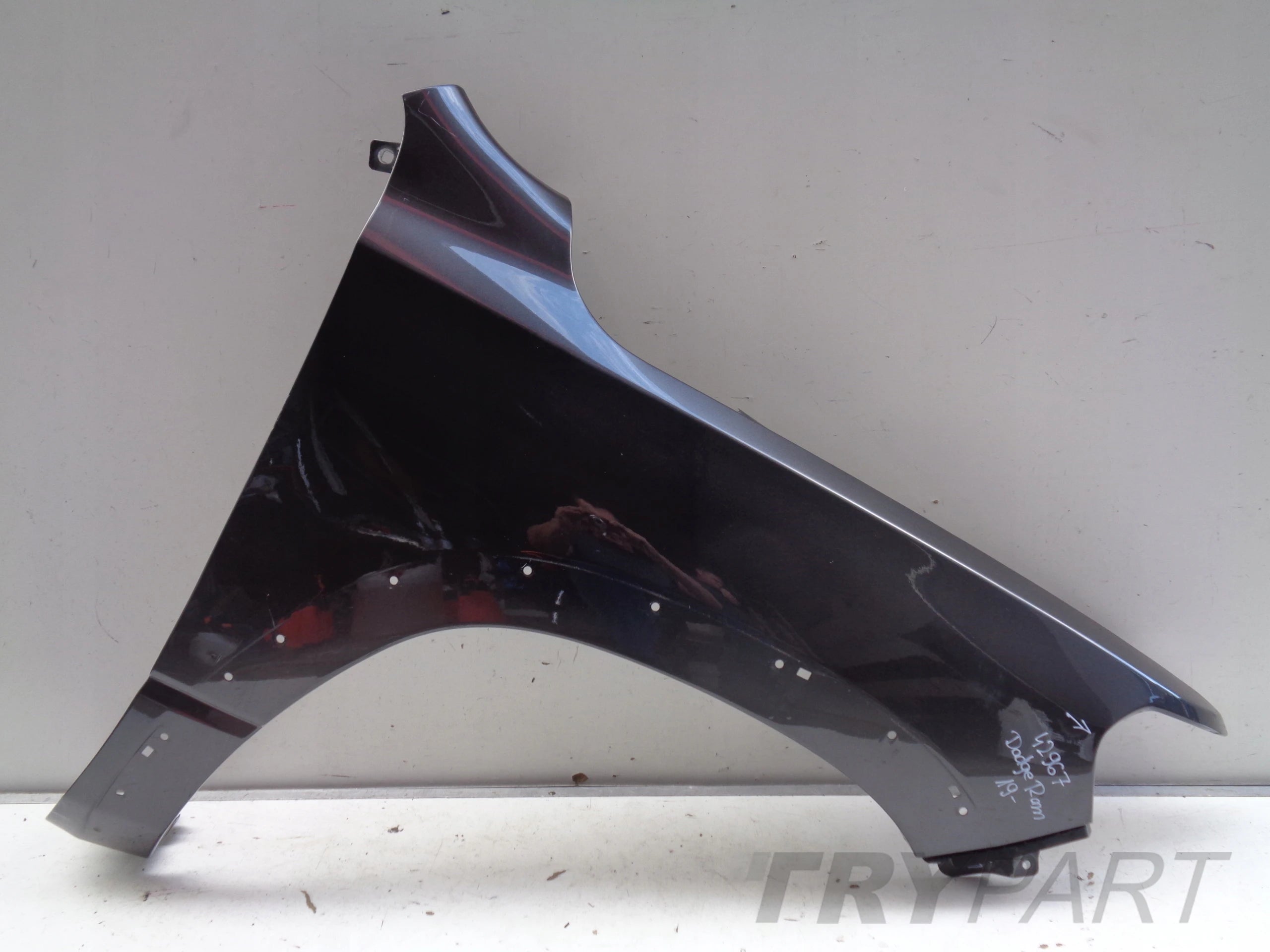 RIGHT FRONT FENDER DODGE RAM 19- NO. 42967