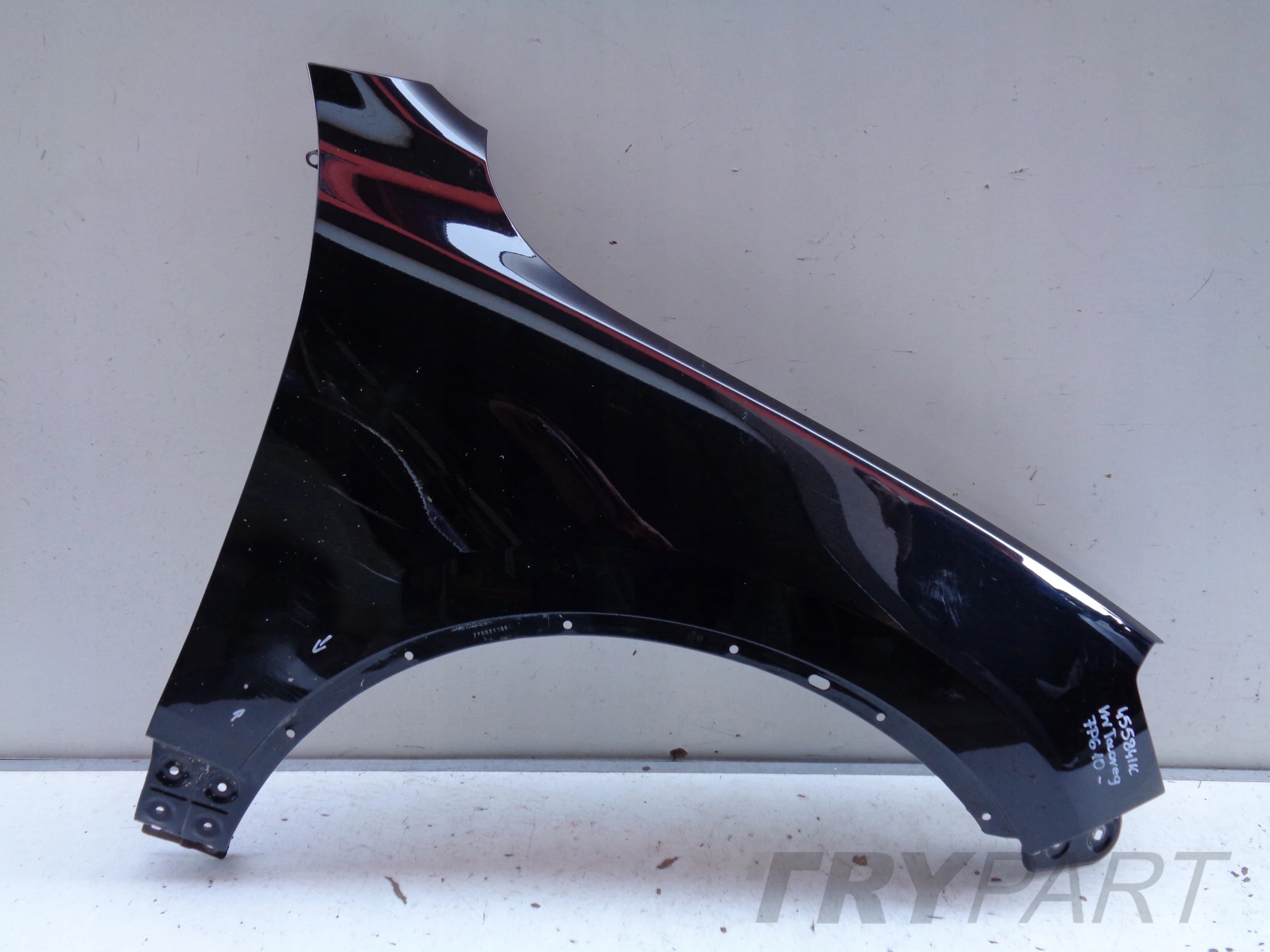 RIGHT FRONT FENDER VW TOUAREG 7P6 10- NO. 45584
