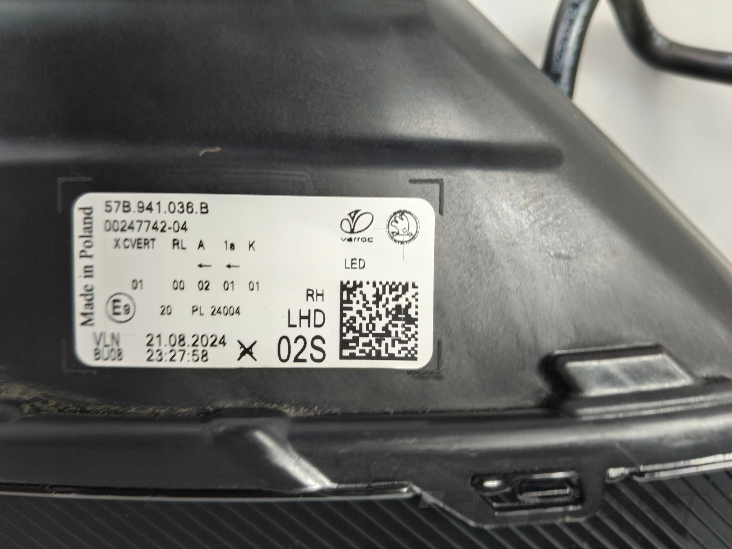 RIGHT HEADLAMP HEADLIGHT SKODA KAROQ 57A 21- LIFT FULL LED