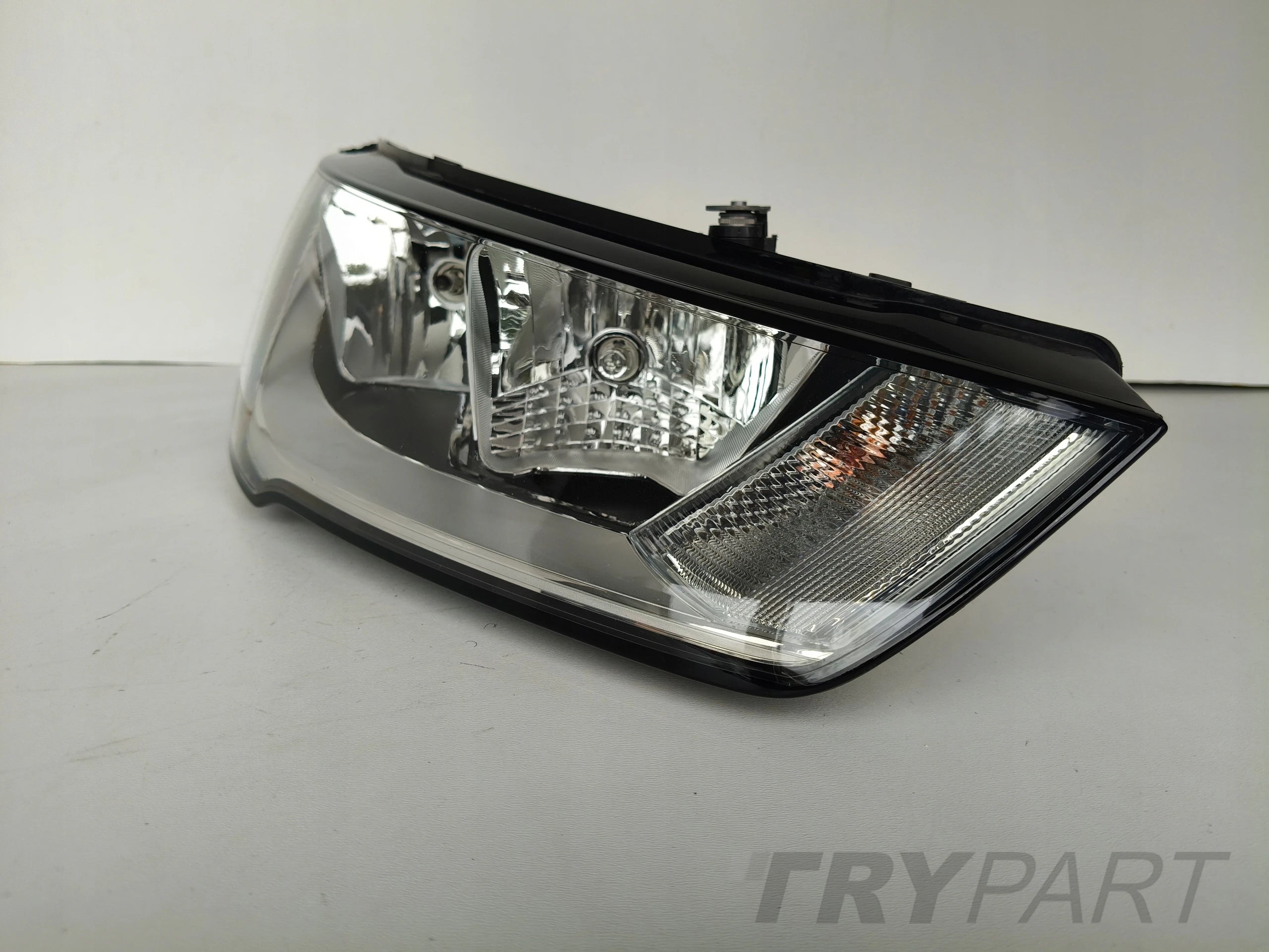 RIGHT HEADLIGHT FOR AUDI A1 8X 8XA 14- FACELIFT