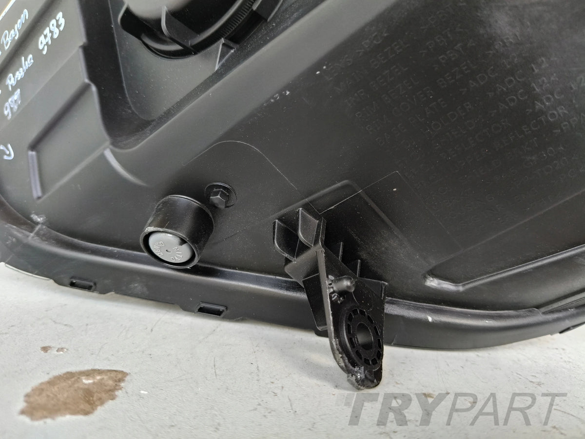 RIGHT HEADLIGHT HYUNDAI BAYON 21-