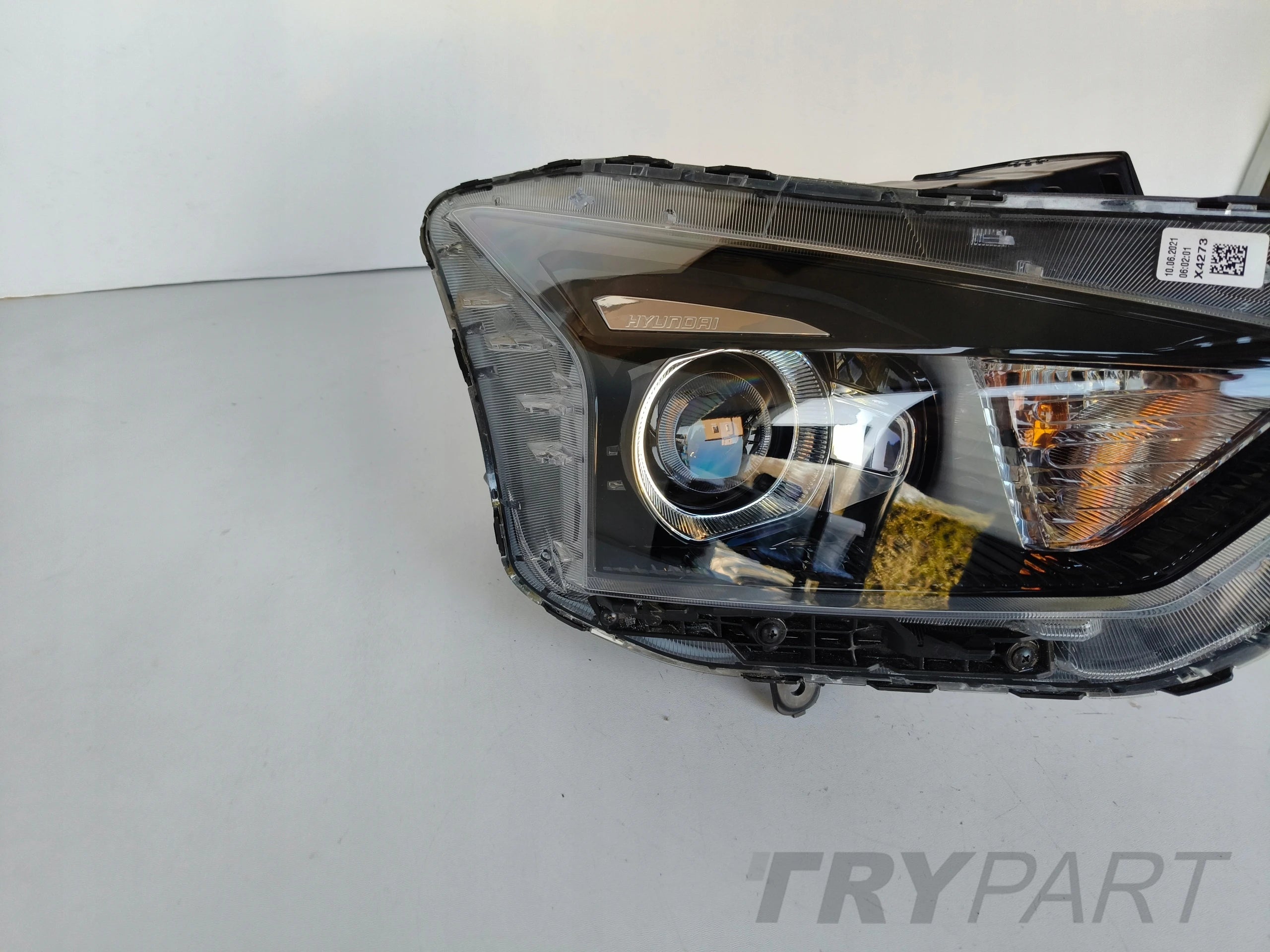 RIGHT HEADLIGHT HYUNDAI BAYON 21-