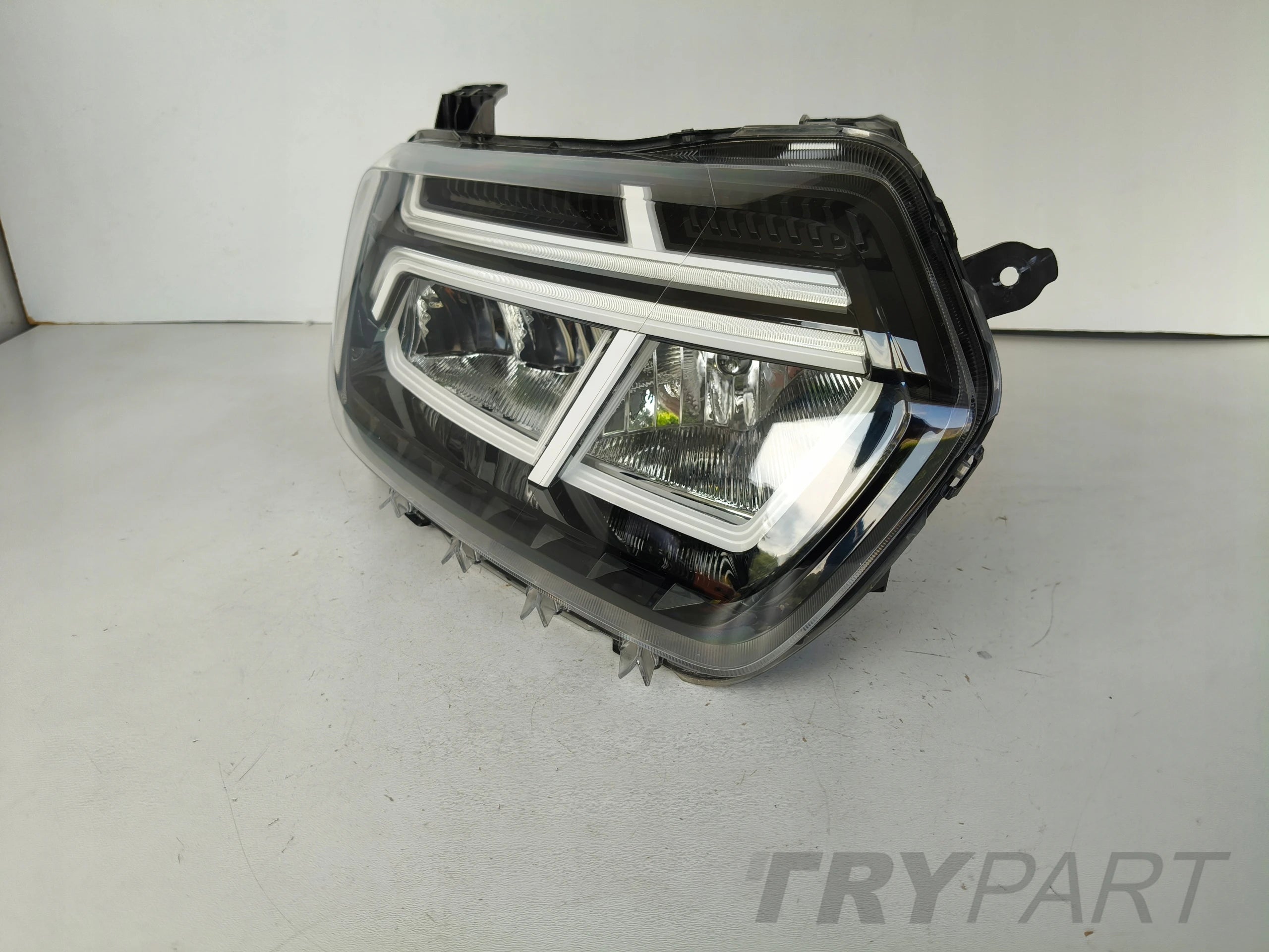 RIGHT HEADLIGHT LAMP DACIA DUSTER II 21- LIFT FULL LED