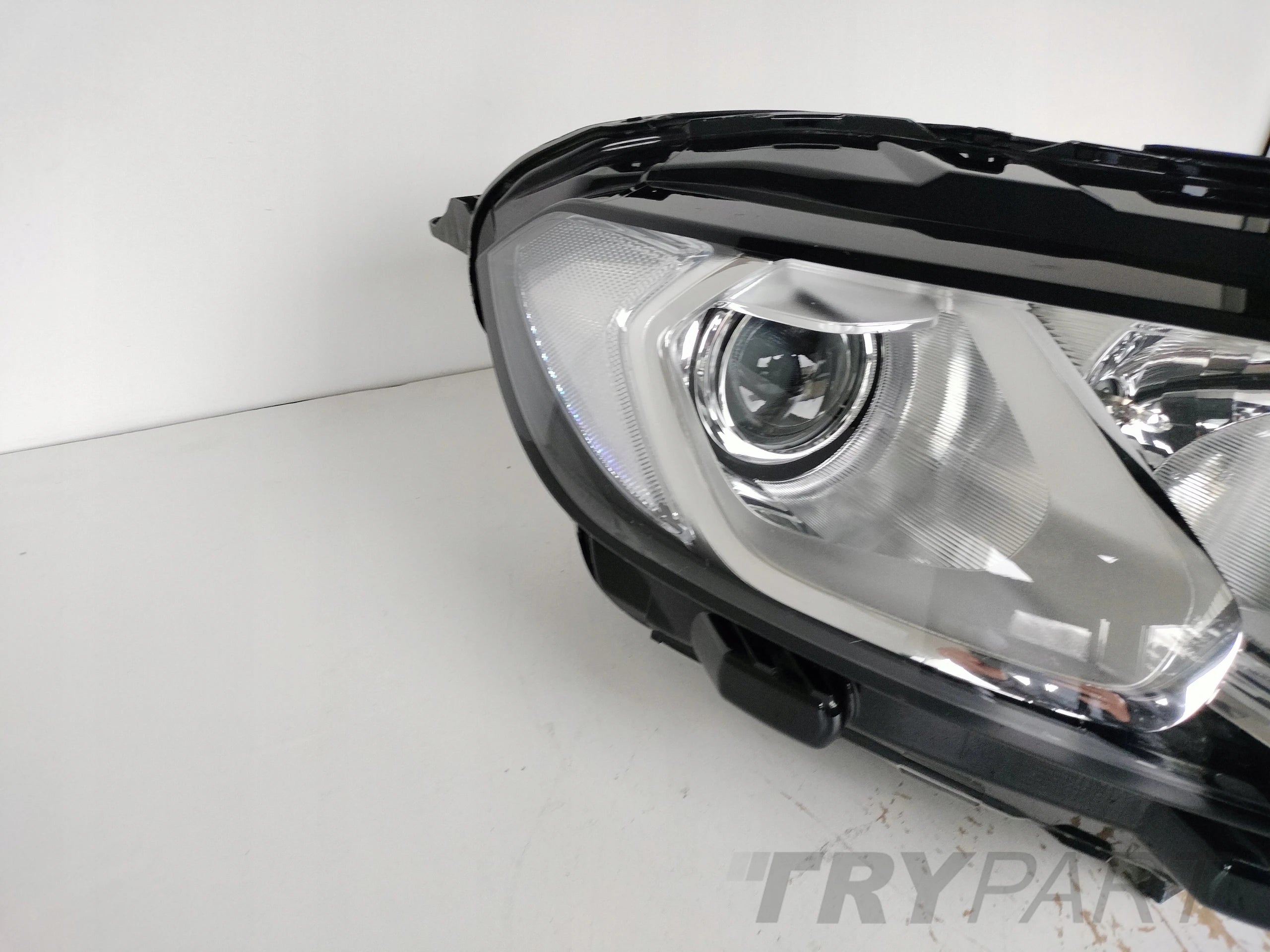 RIGHT HEADLIGHT LAMP FOR FORD ECOSPORT 17- FACELIFT