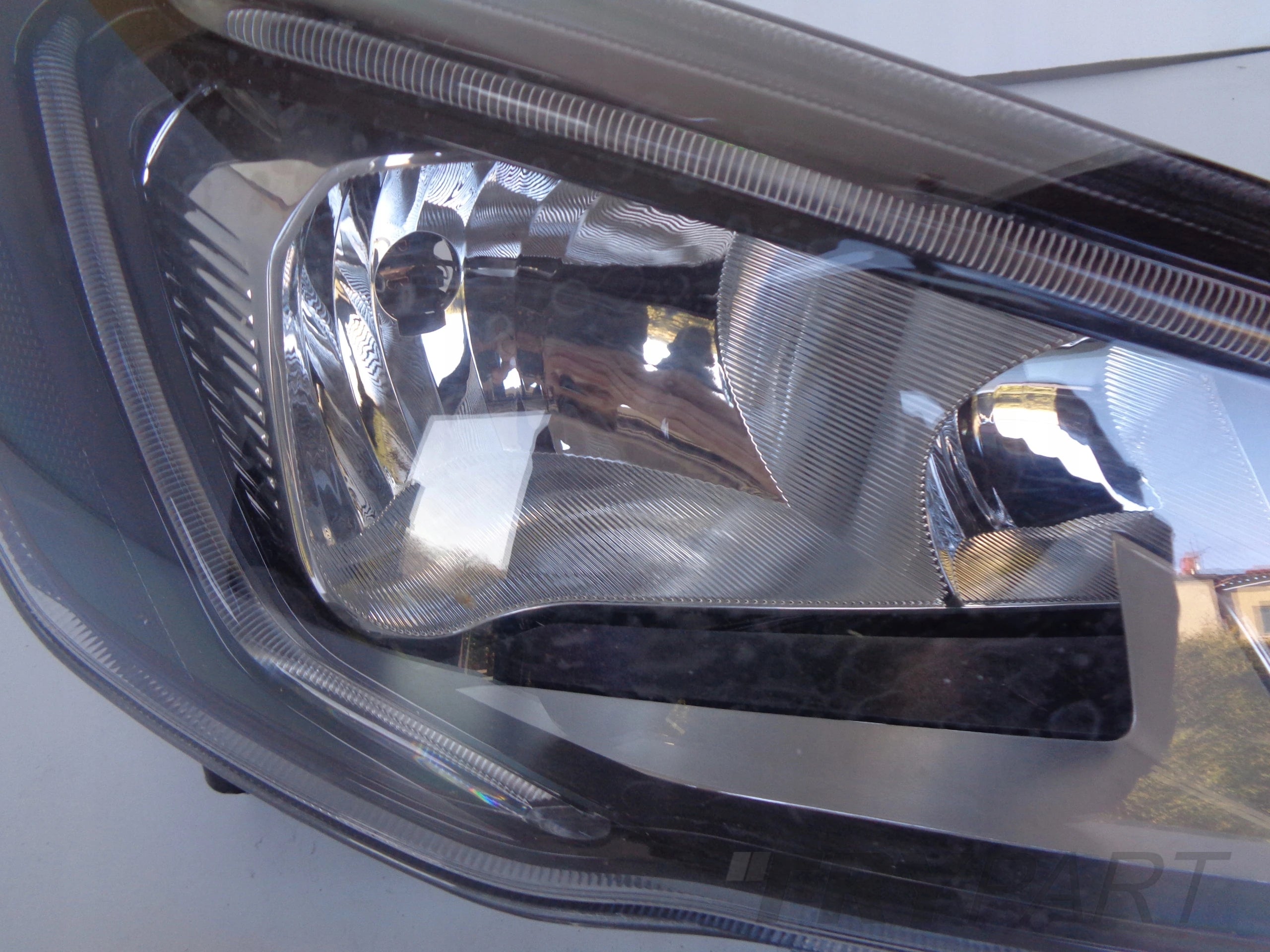 RIGHT HEADLIGHT LAMP FOR FORD FOCUS MK4 18- LED