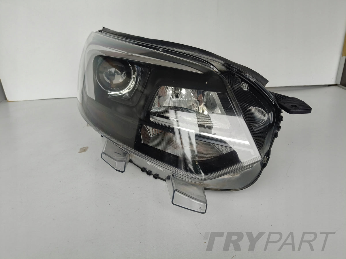RIGHT HEADLIGHT LAMP FOR OPEL VIVARO C 19- ZAFIRA D XENON