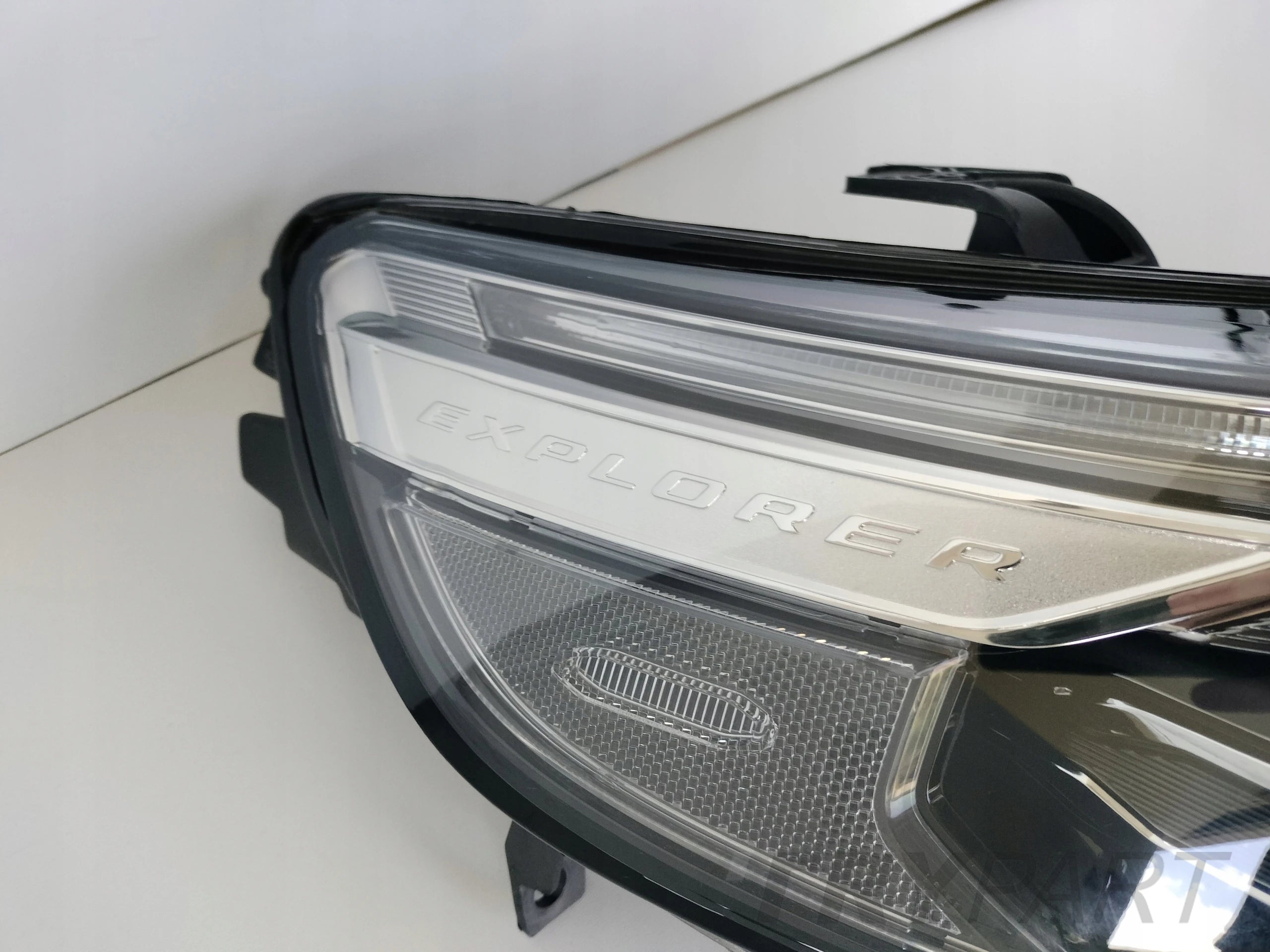 RIGHT HEADLIGHT LAMP FORD EXPLORER 20- FULL LED
