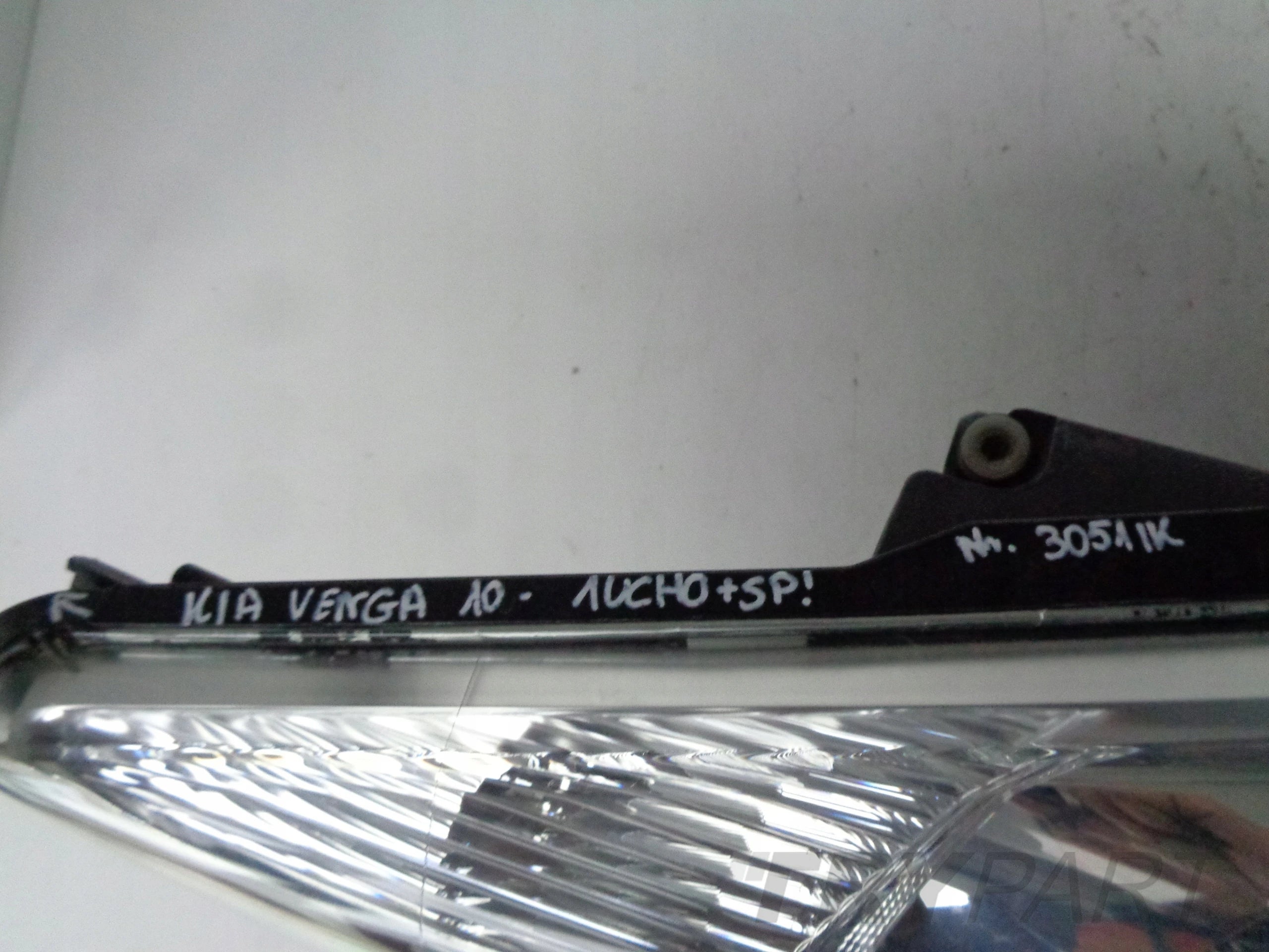 RIGHT HEADLIGHT LAMP KIA VENGA 10-
