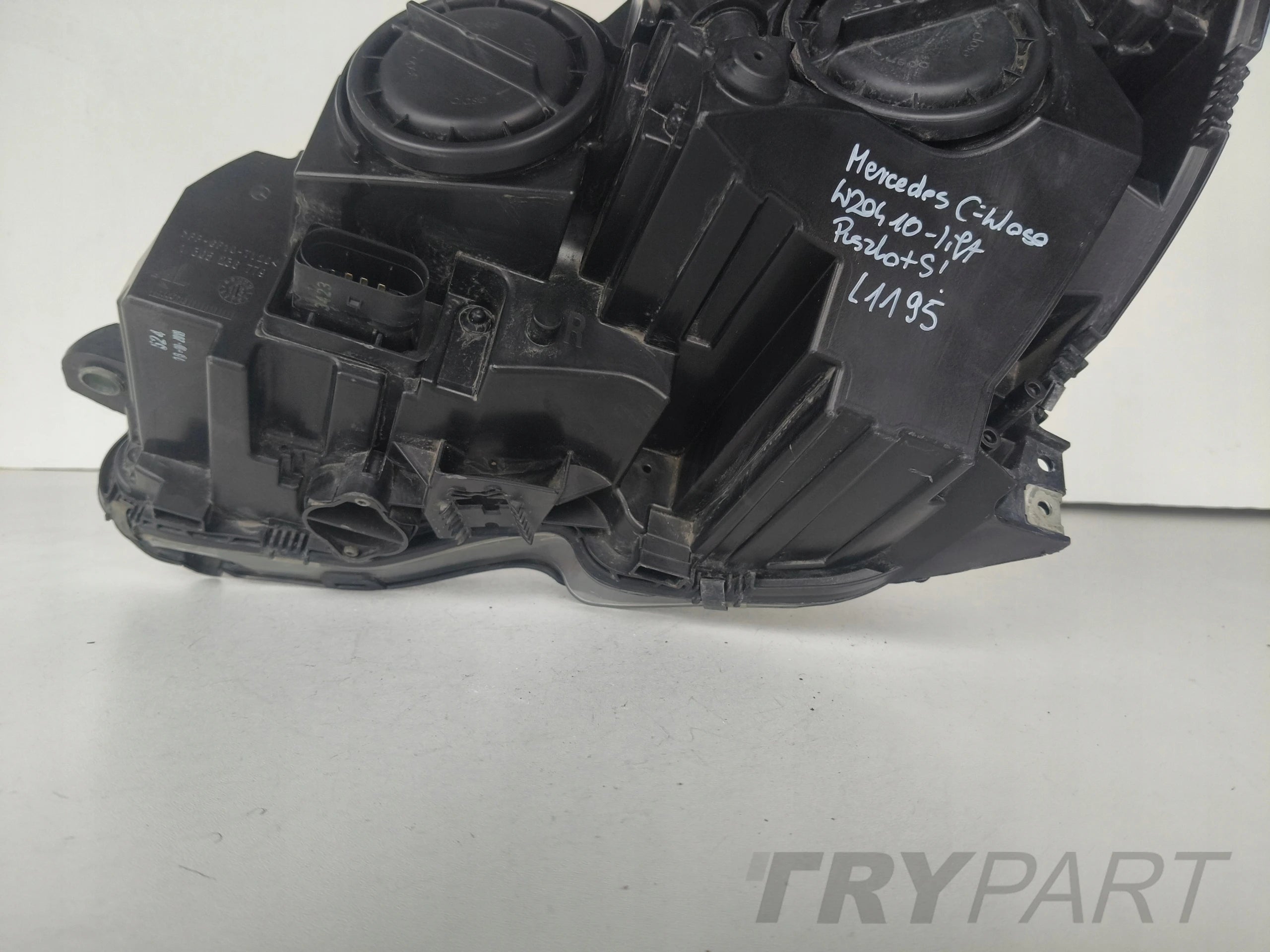 RIGHT HEADLIGHT LAMP MERCEDES C-CLASS W204 10- FACELIFT