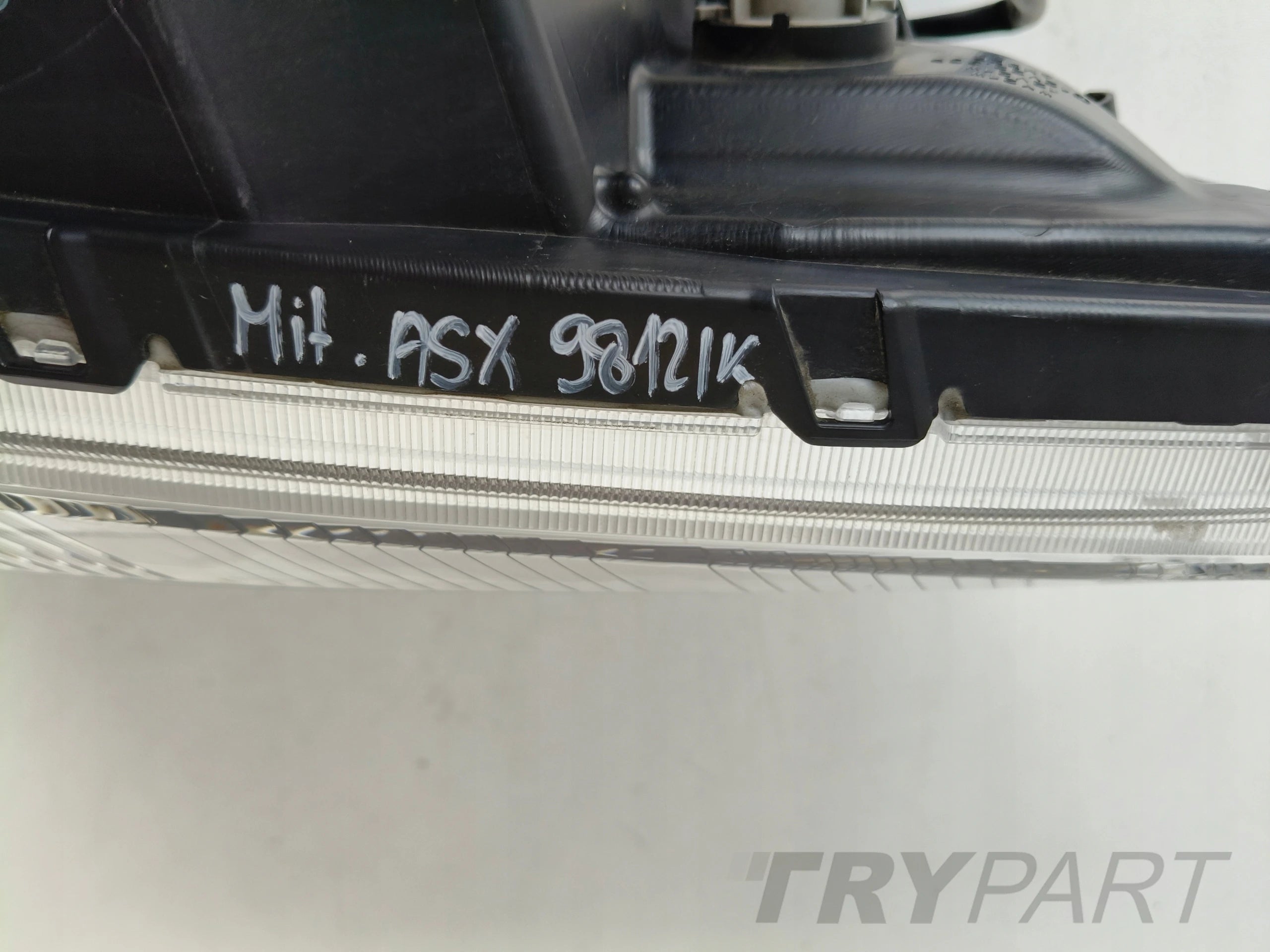 RIGHT HEADLIGHT LAMP MITSUBISHI ASX 10-