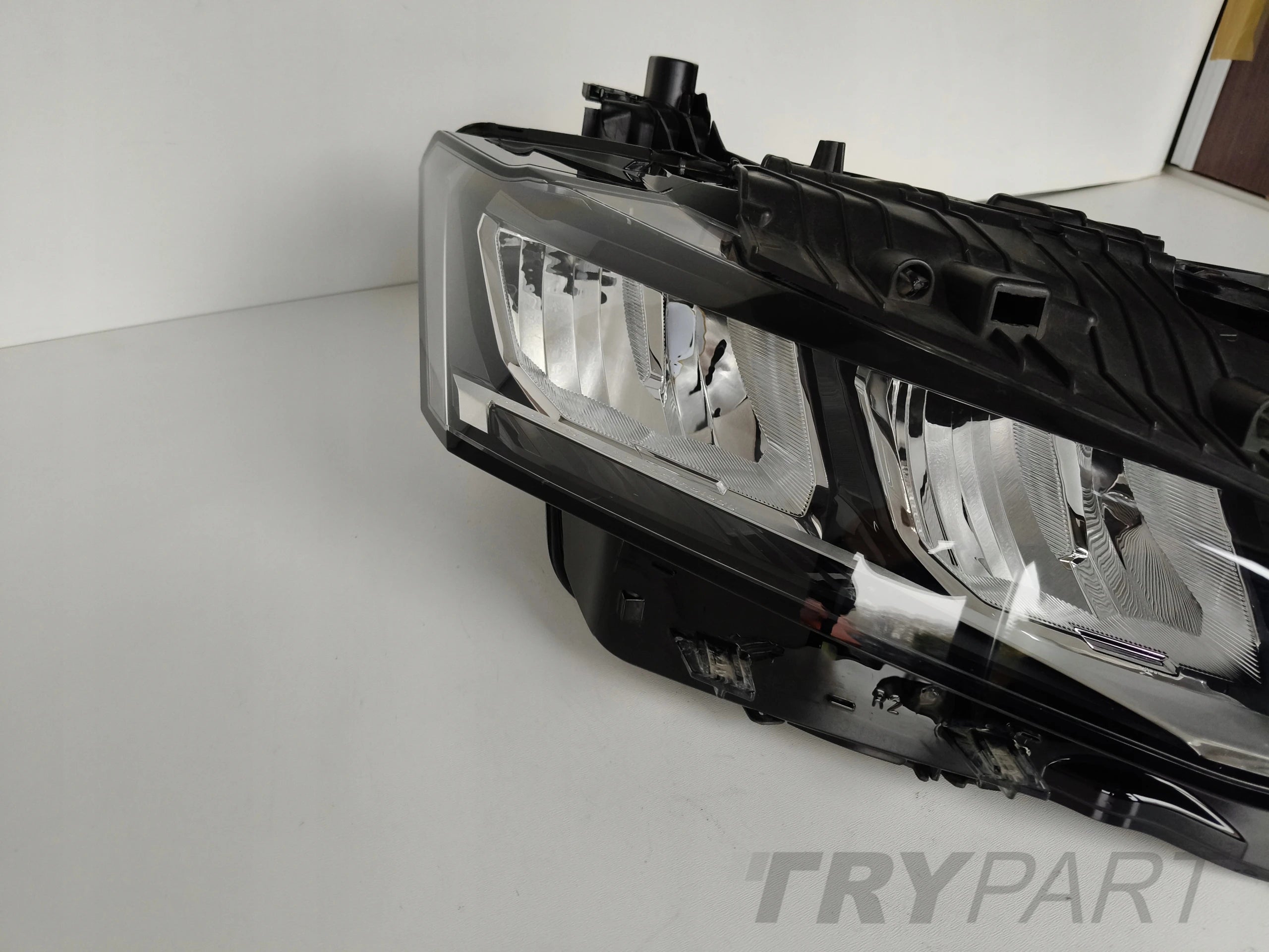 RIGHT HEADLIGHT LAMP PEUGEOT 308 III T10 22- FULL LED